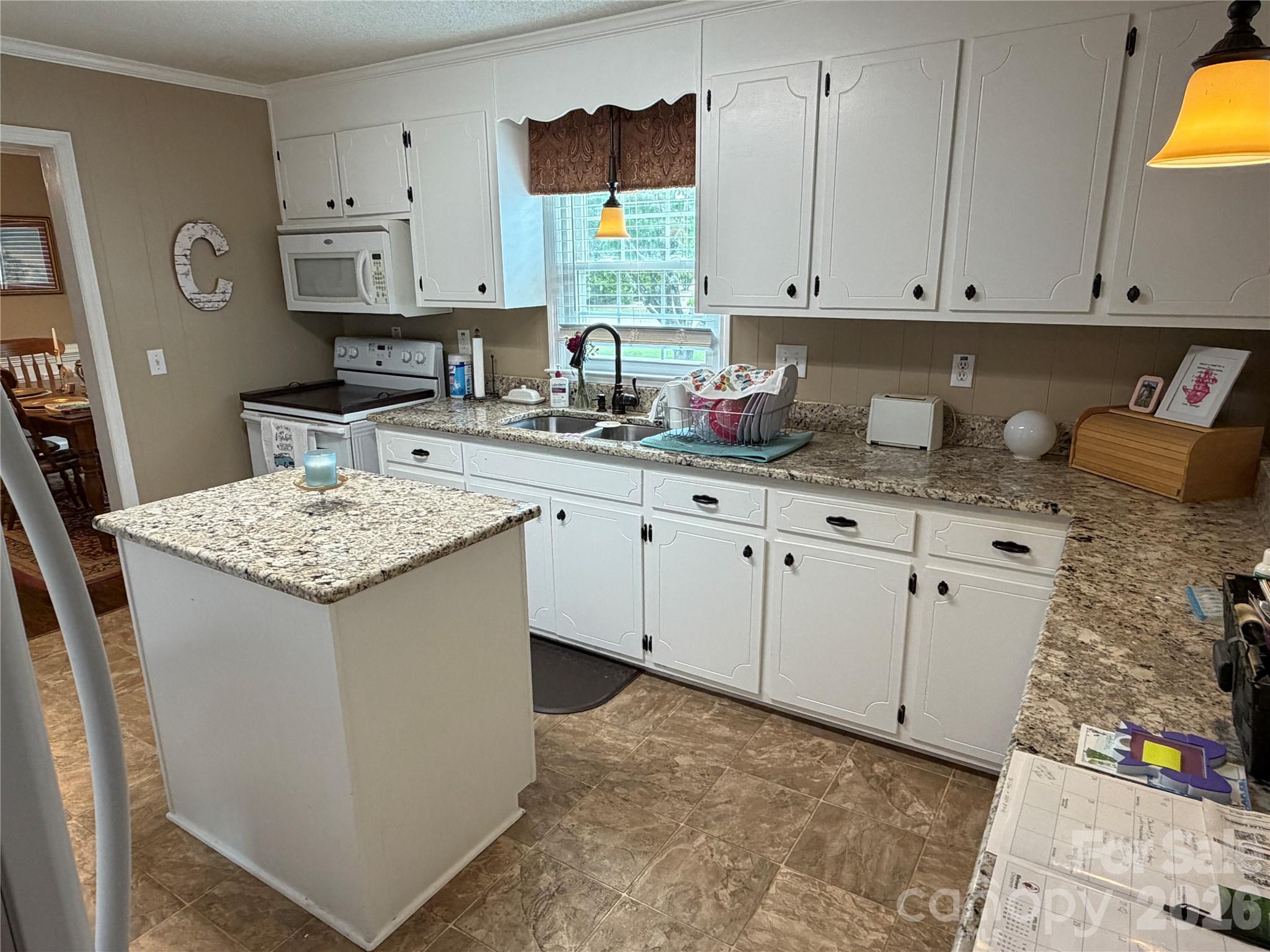 202 W Stevens Drive — Kershaw