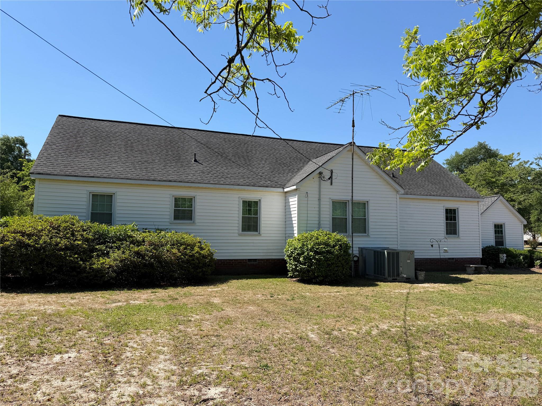 202 W Stevens Drive — Kershaw