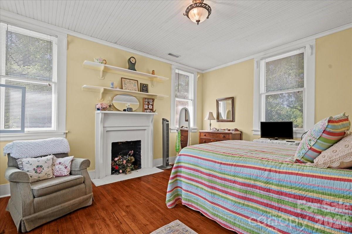 110 Huger Street — Cheraw