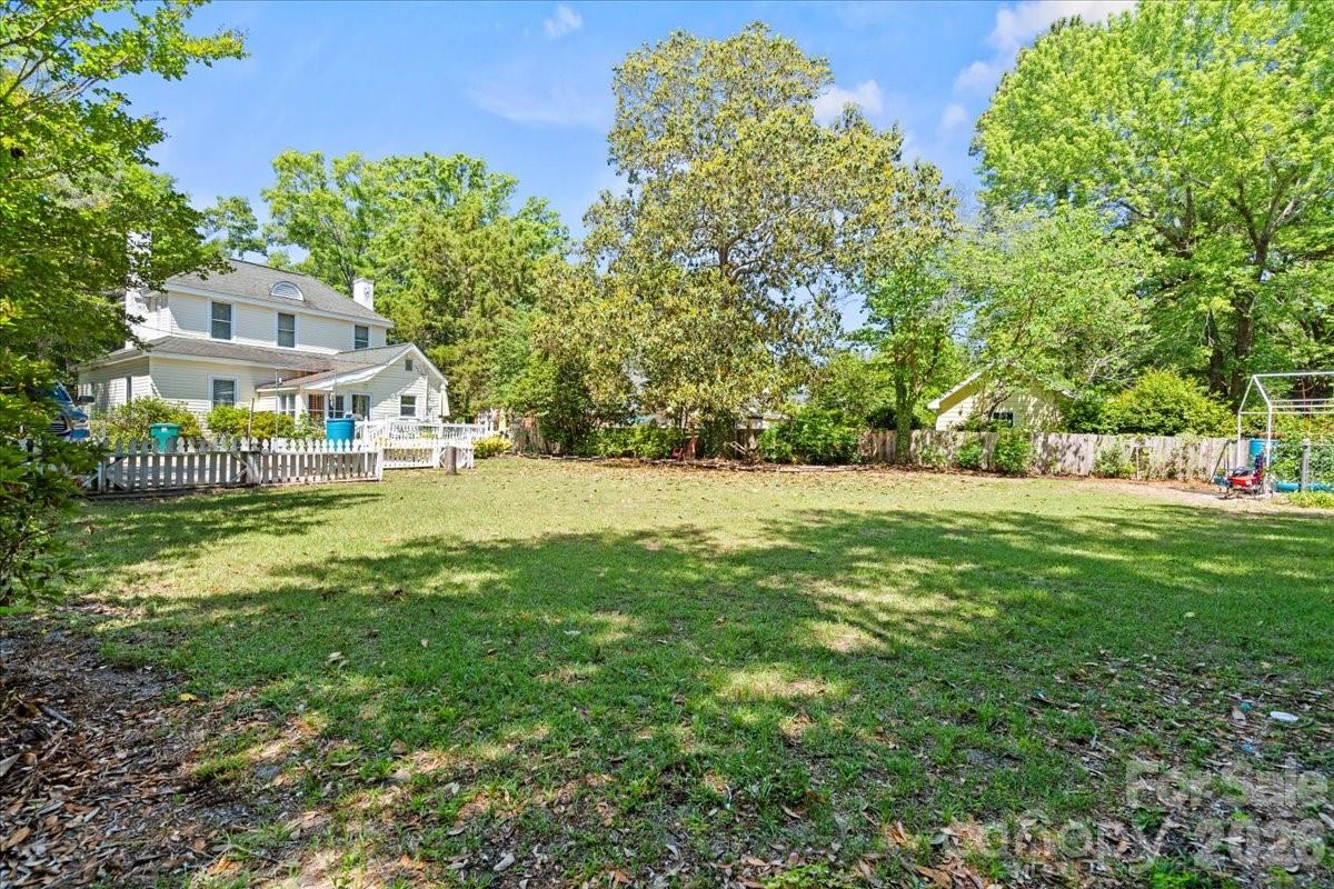 110 Huger Street — Cheraw