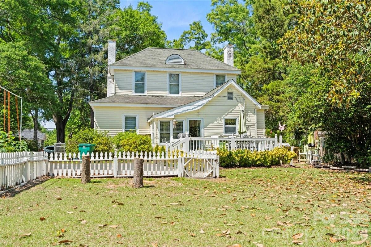 110 Huger Street — Cheraw