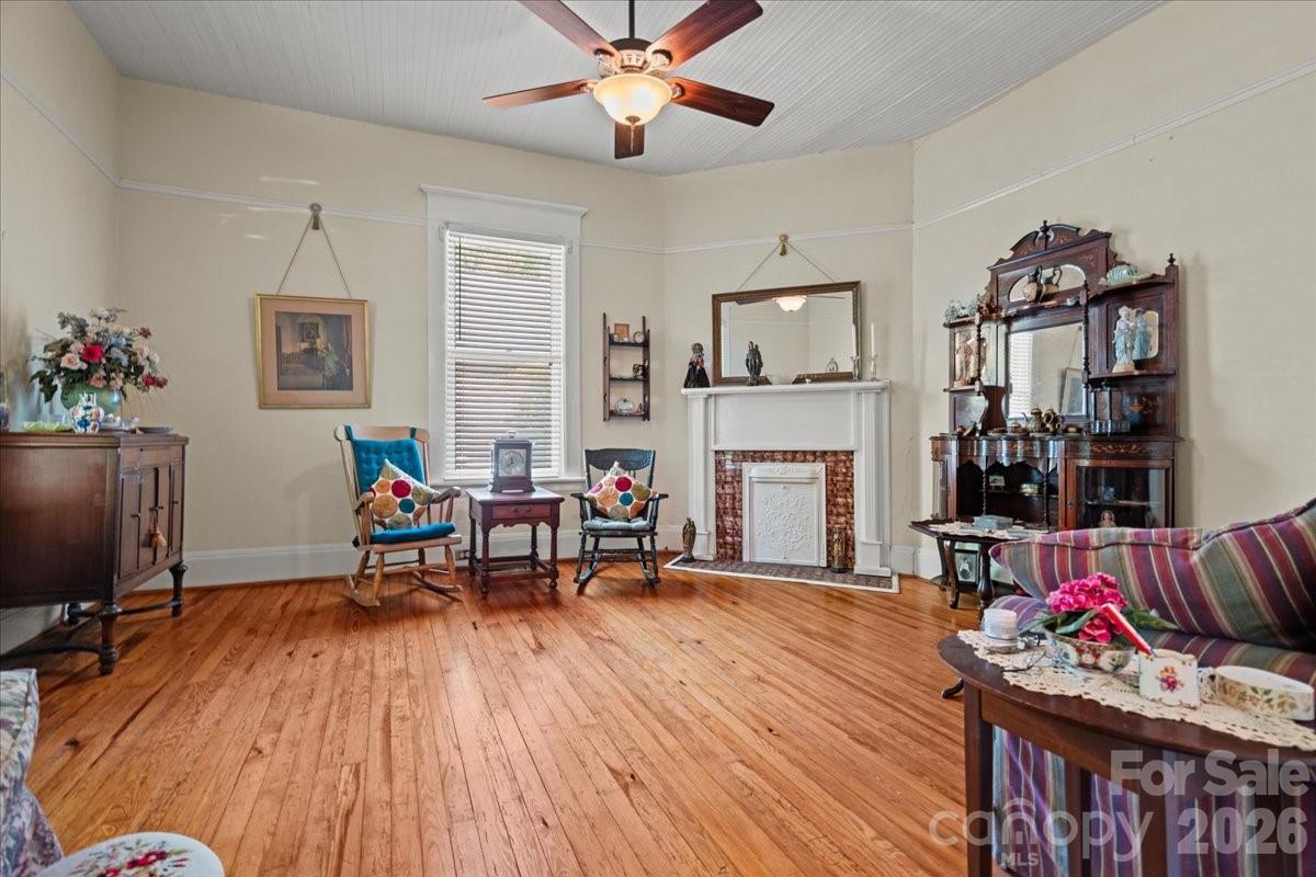 110 Huger Street — Cheraw