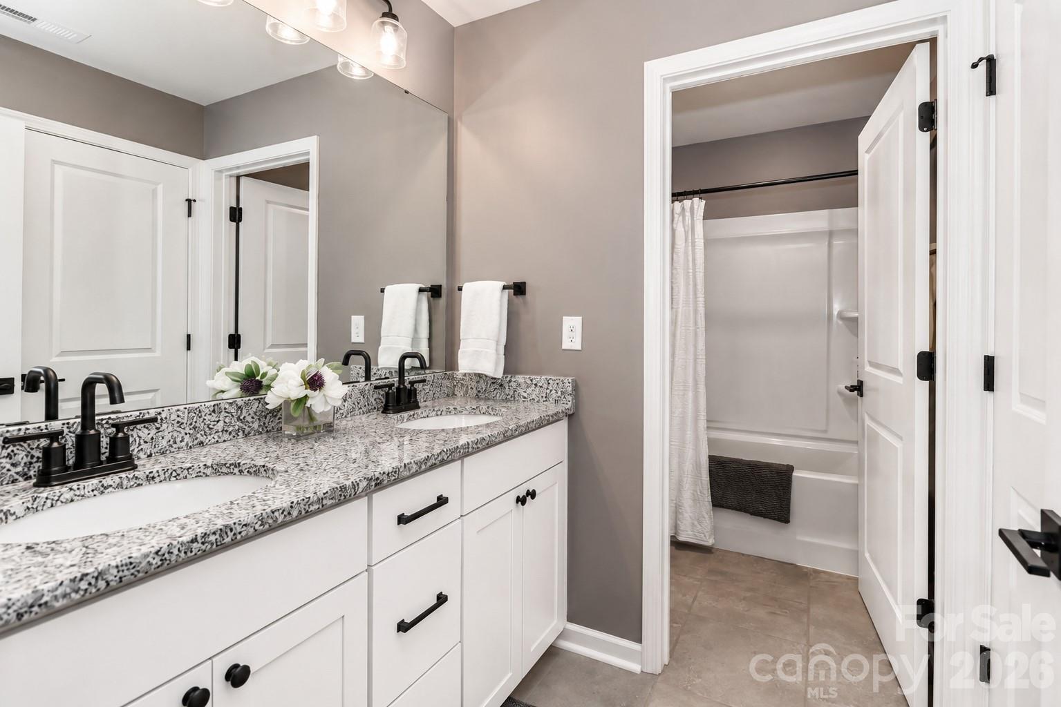 384 Streamwood Road — Troutman