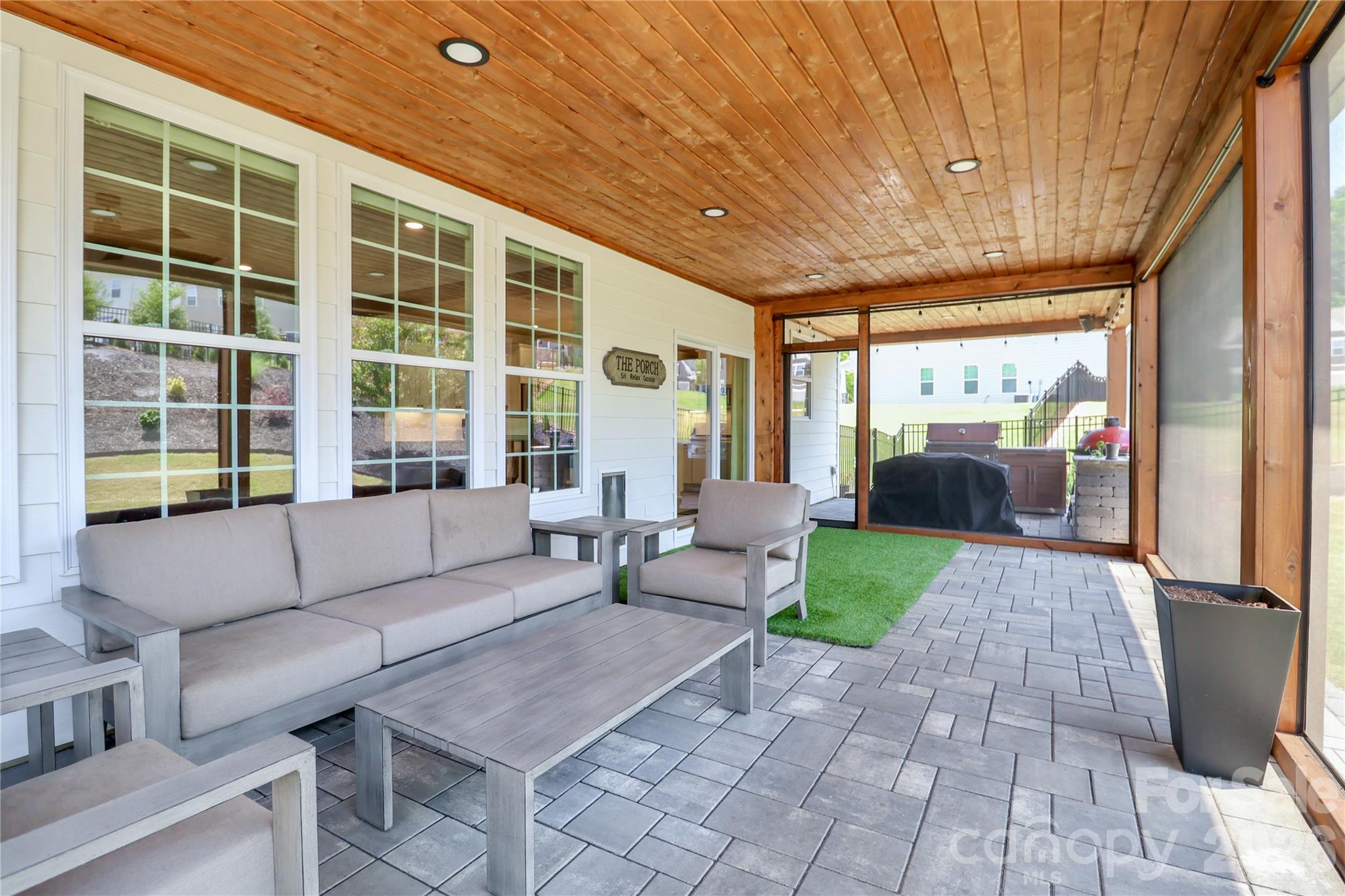 384 Streamwood Road — Troutman
