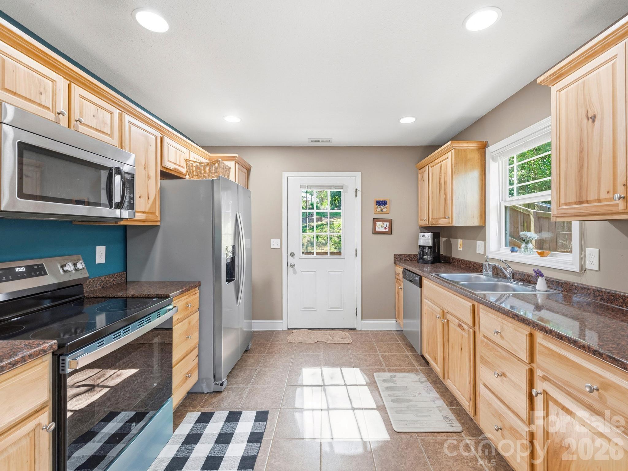24 Hilldale Road — Asheville