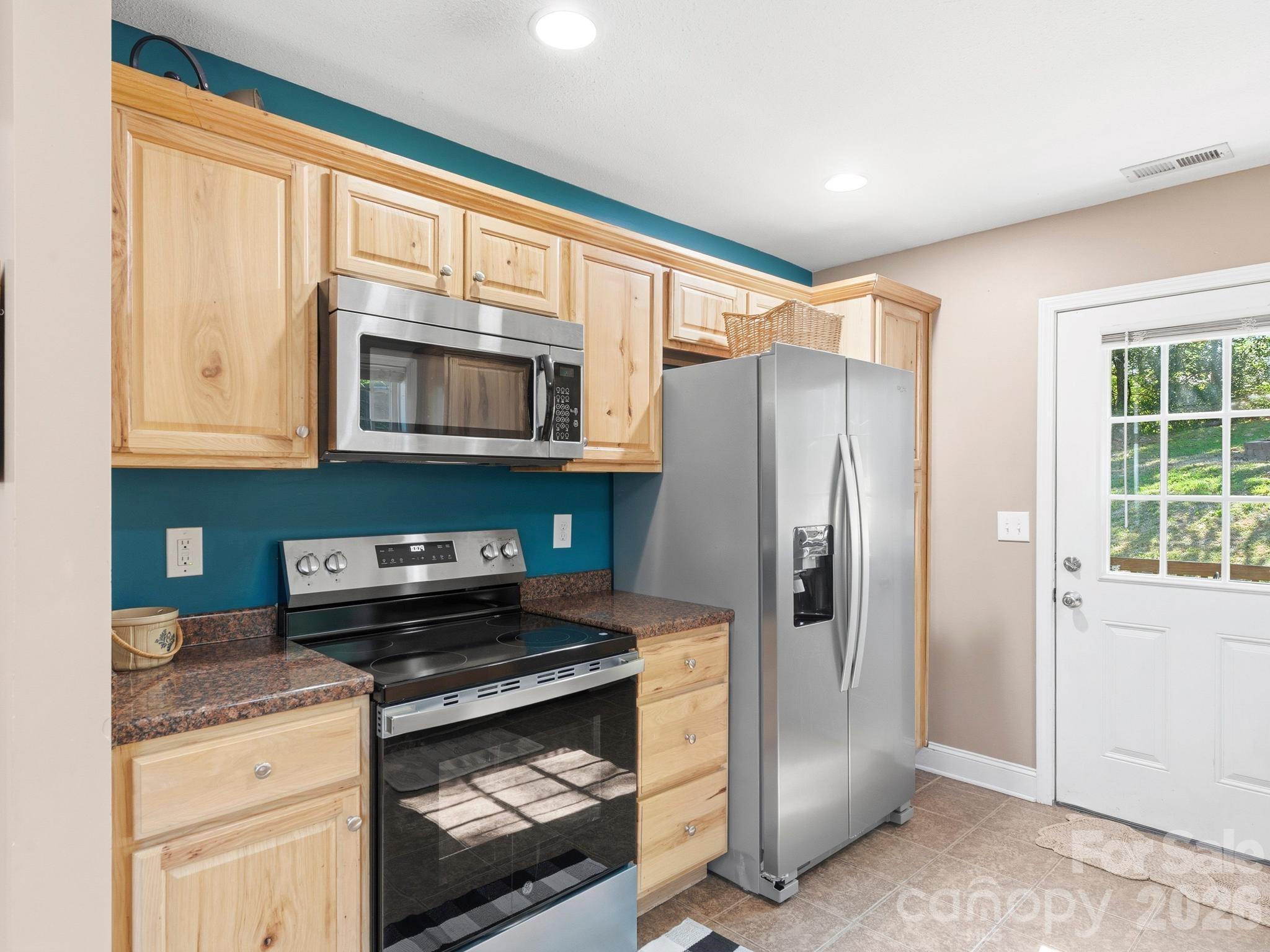 24 Hilldale Road — Asheville