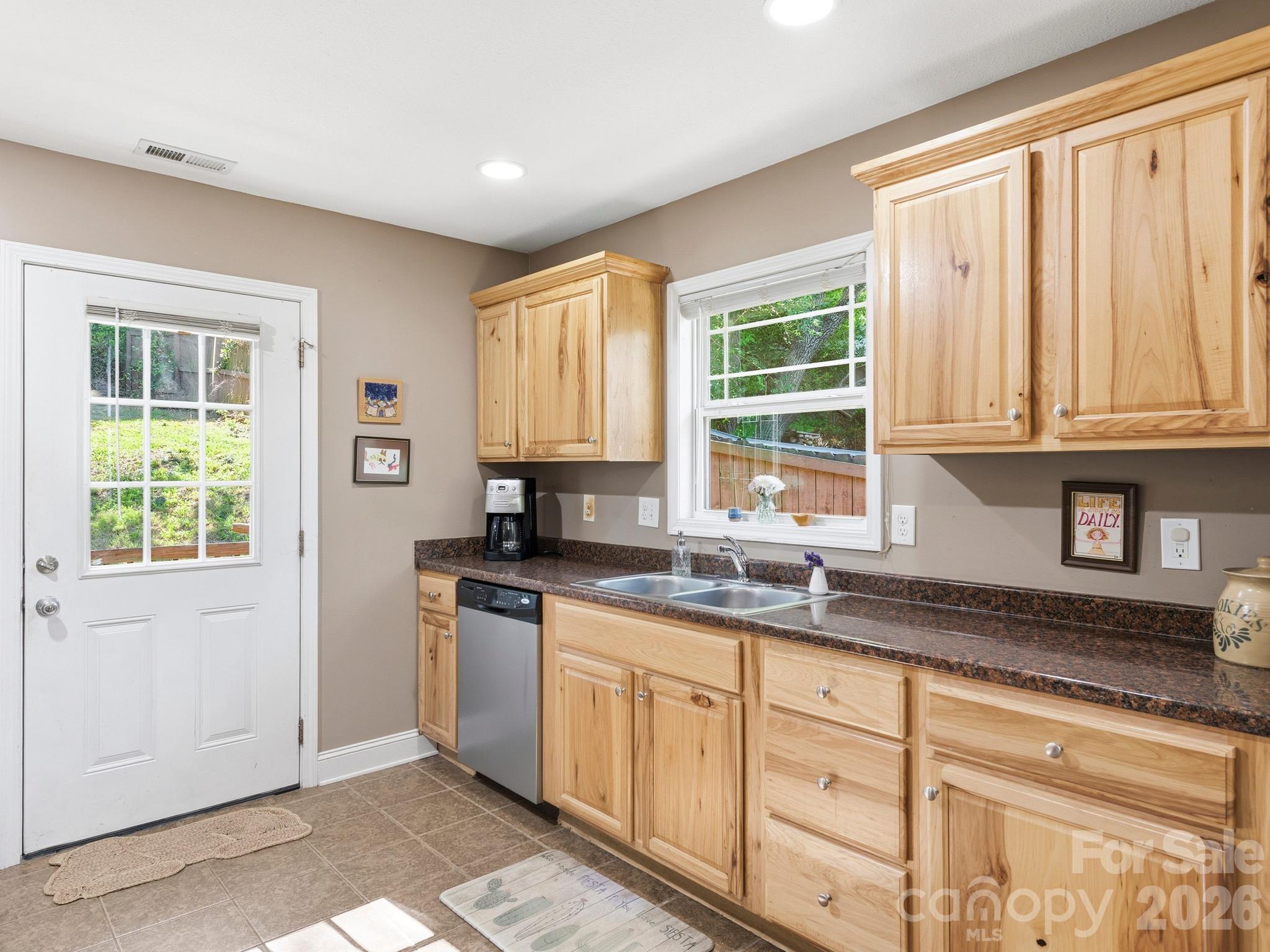 24 Hilldale Road — Asheville