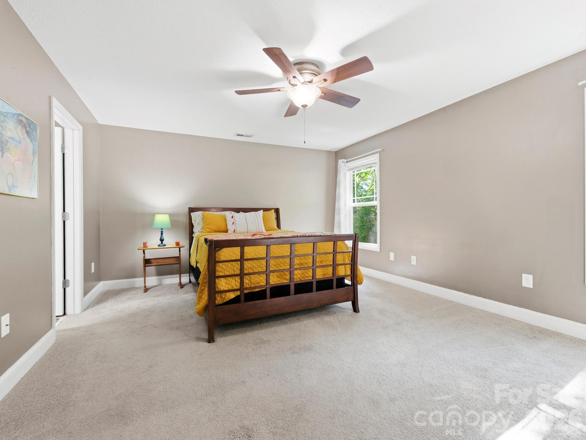 24 Hilldale Road — Asheville