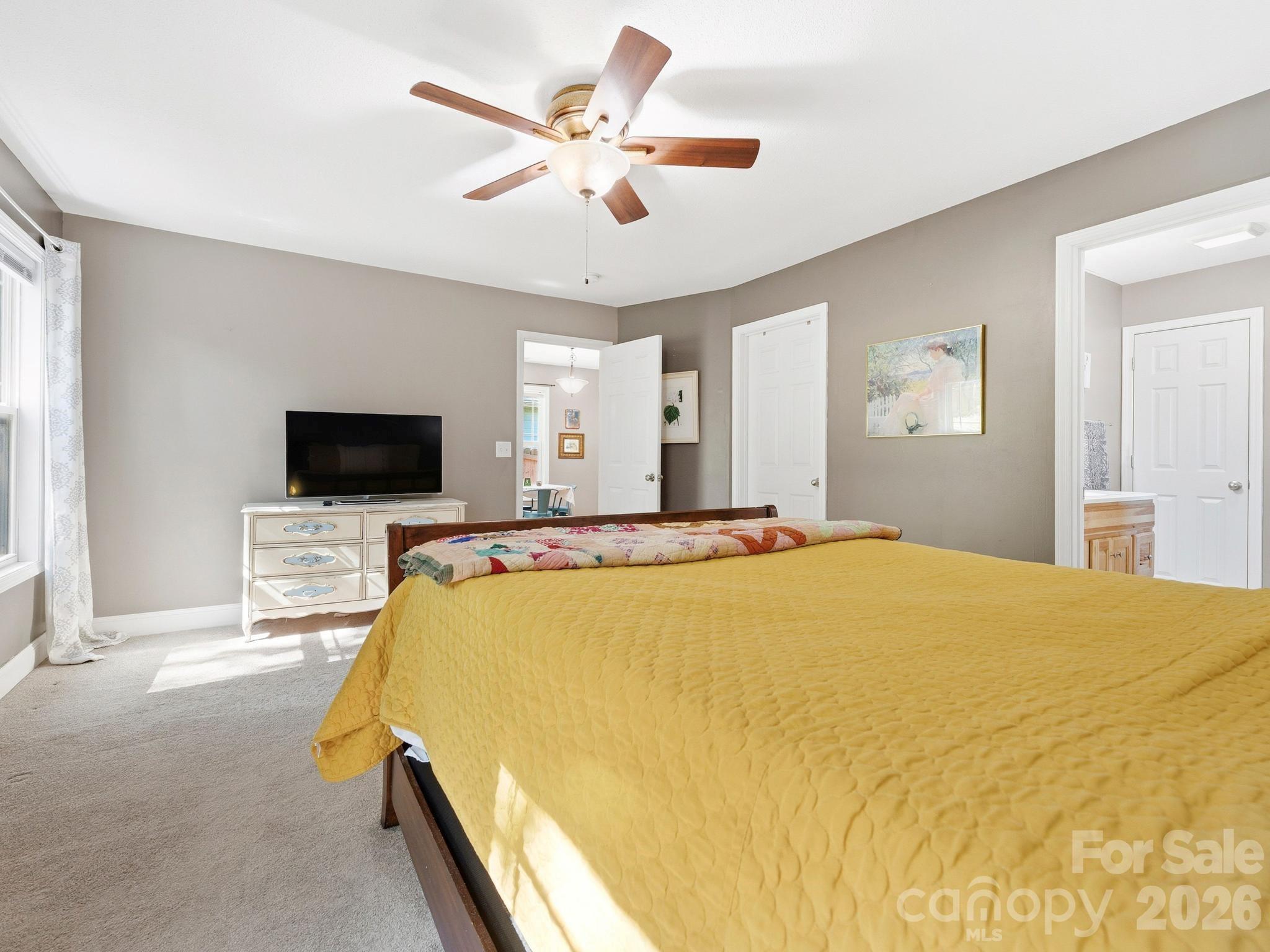 24 Hilldale Road — Asheville