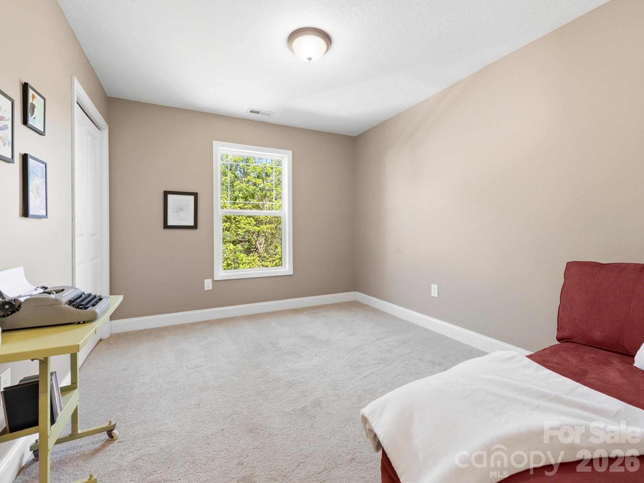 24 Hilldale Road — Asheville