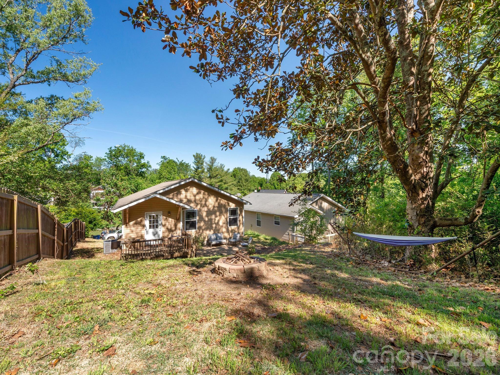 24 Hilldale Road — Asheville