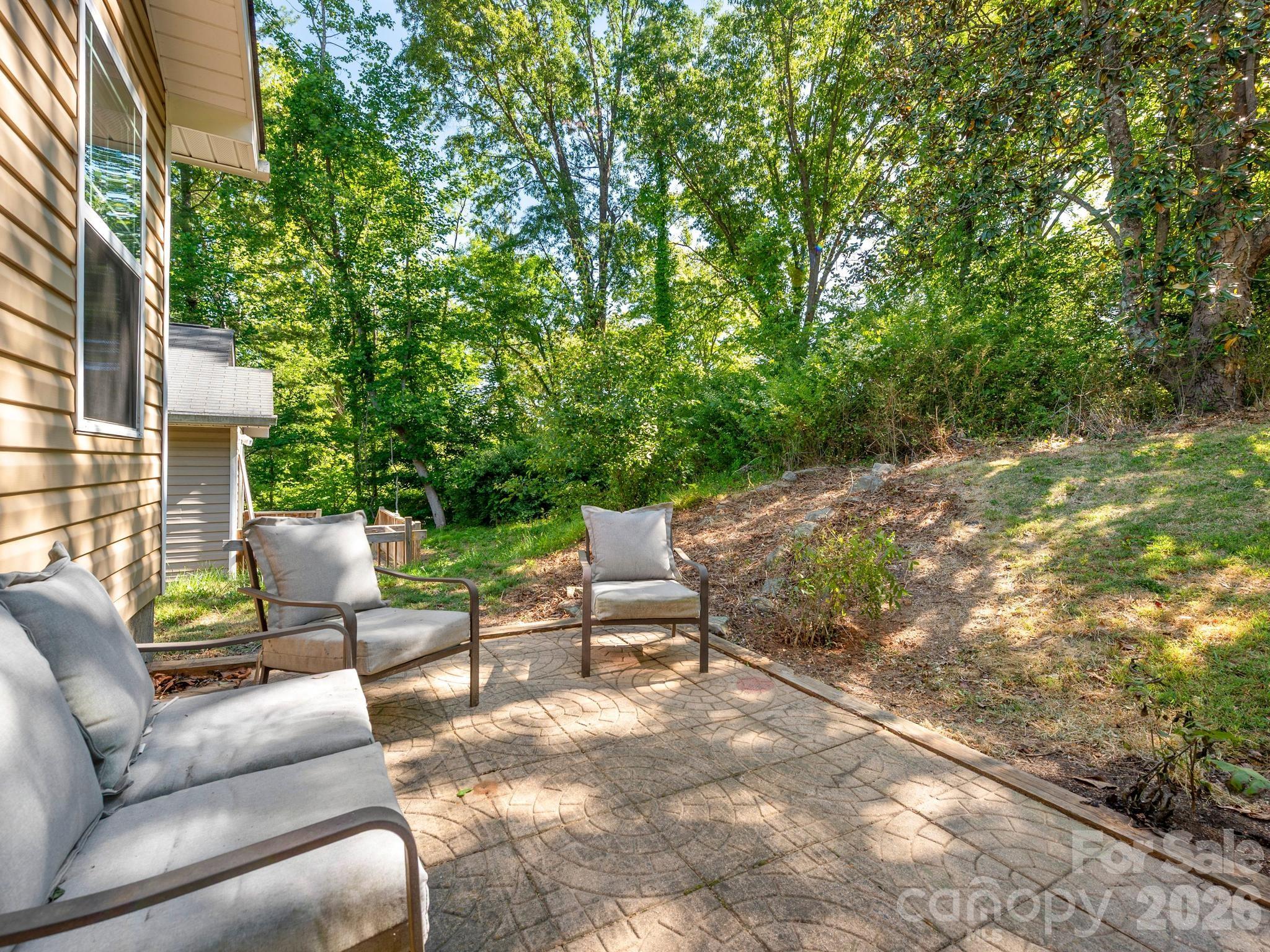 24 Hilldale Road — Asheville