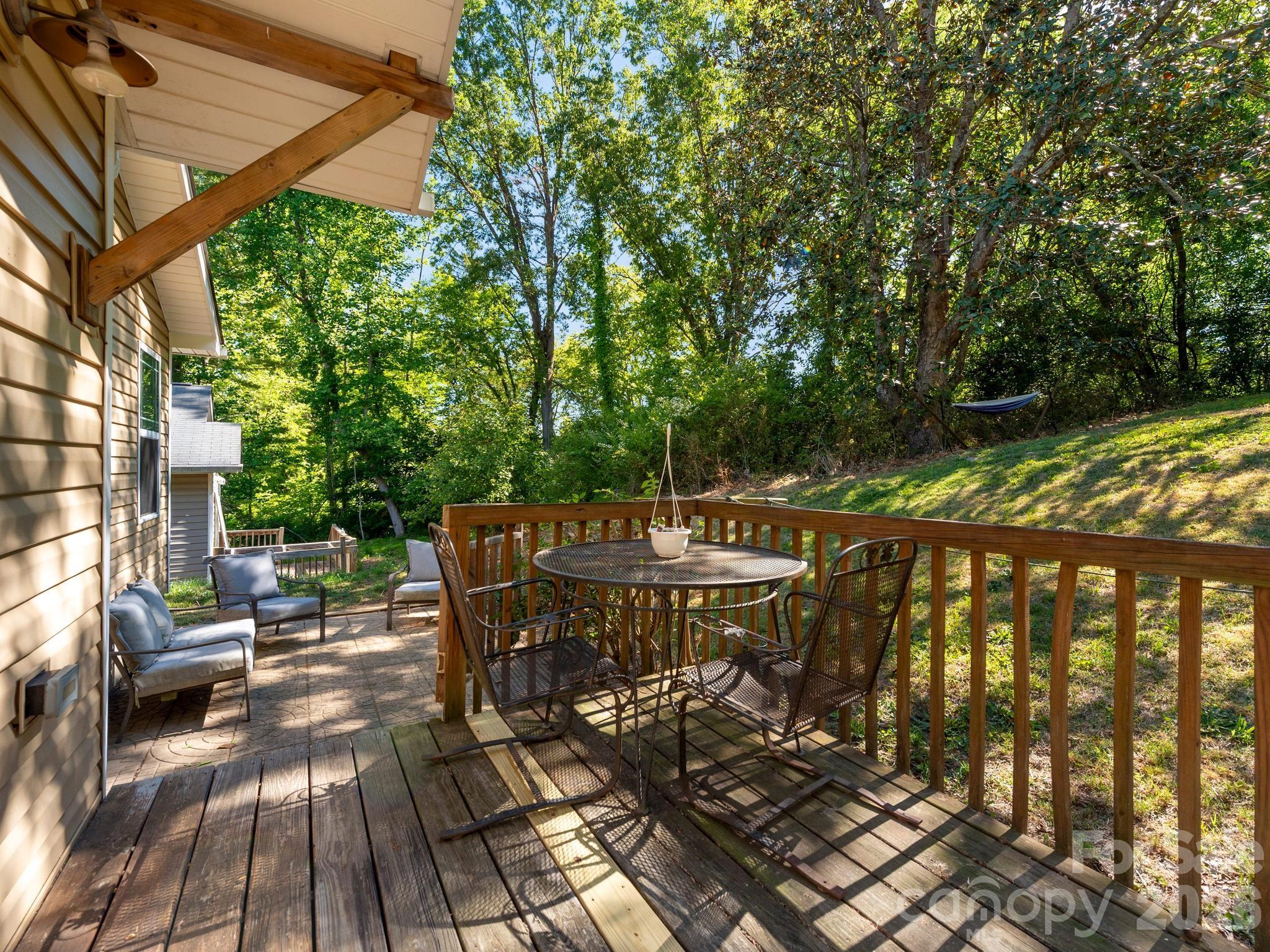 24 Hilldale Road — Asheville
