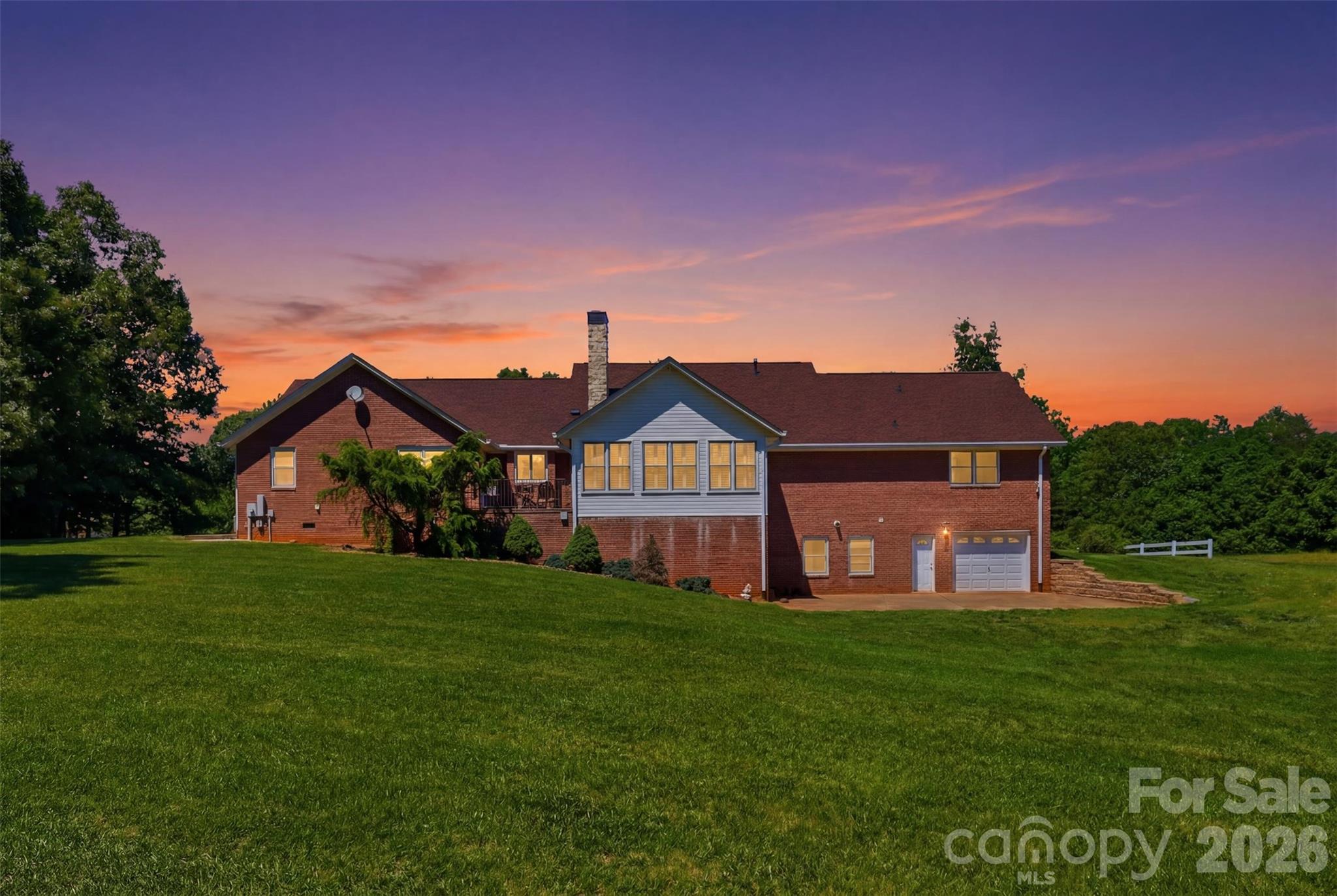 6181 Willowbottom Road — Hickory