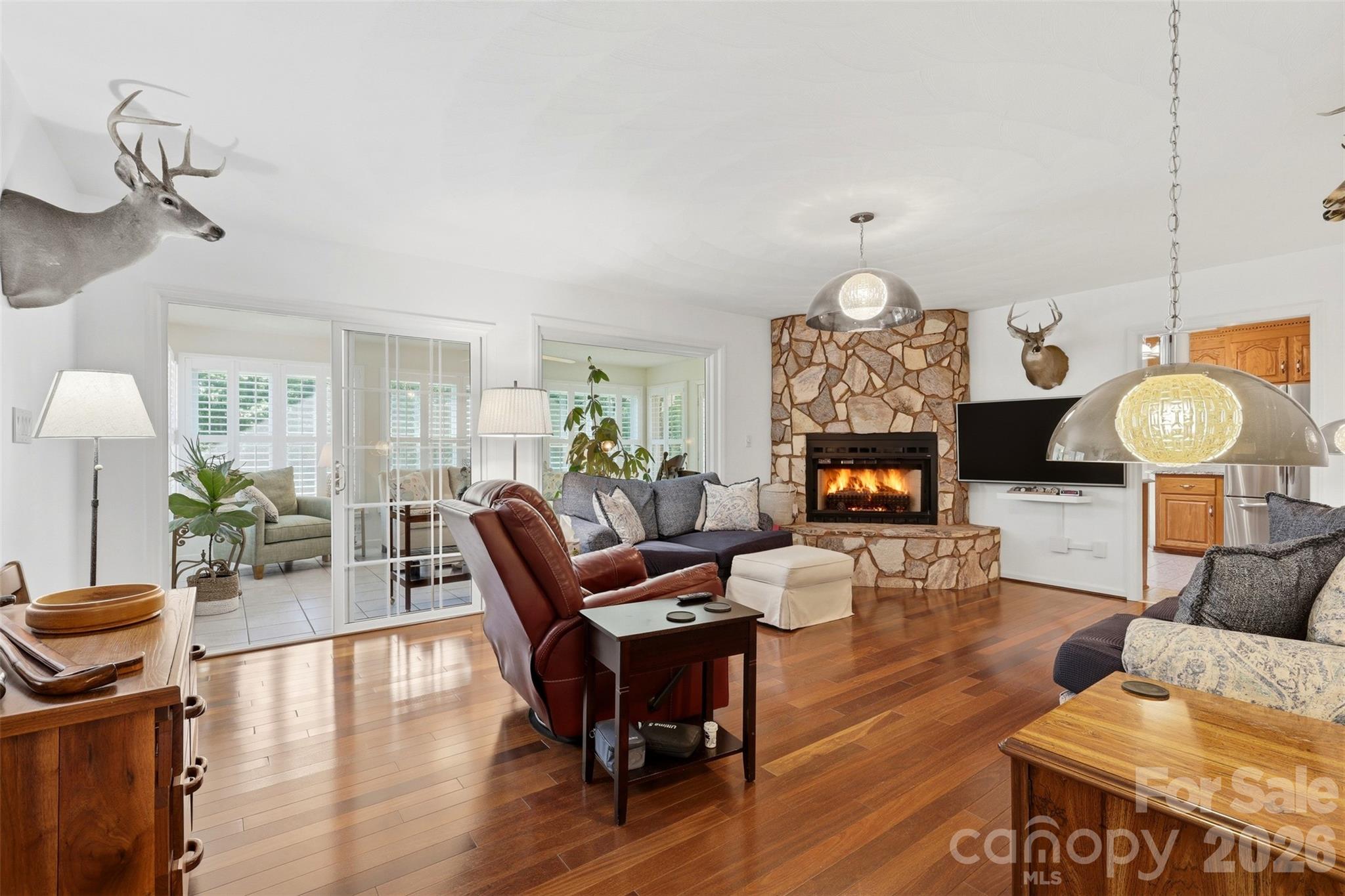 6181 Willowbottom Road — Hickory