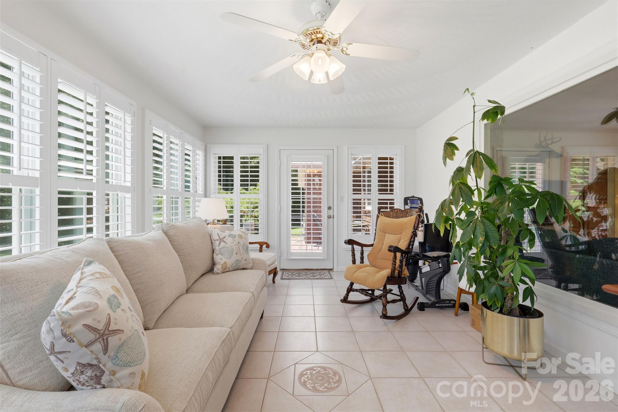 6181 Willowbottom Road — Hickory