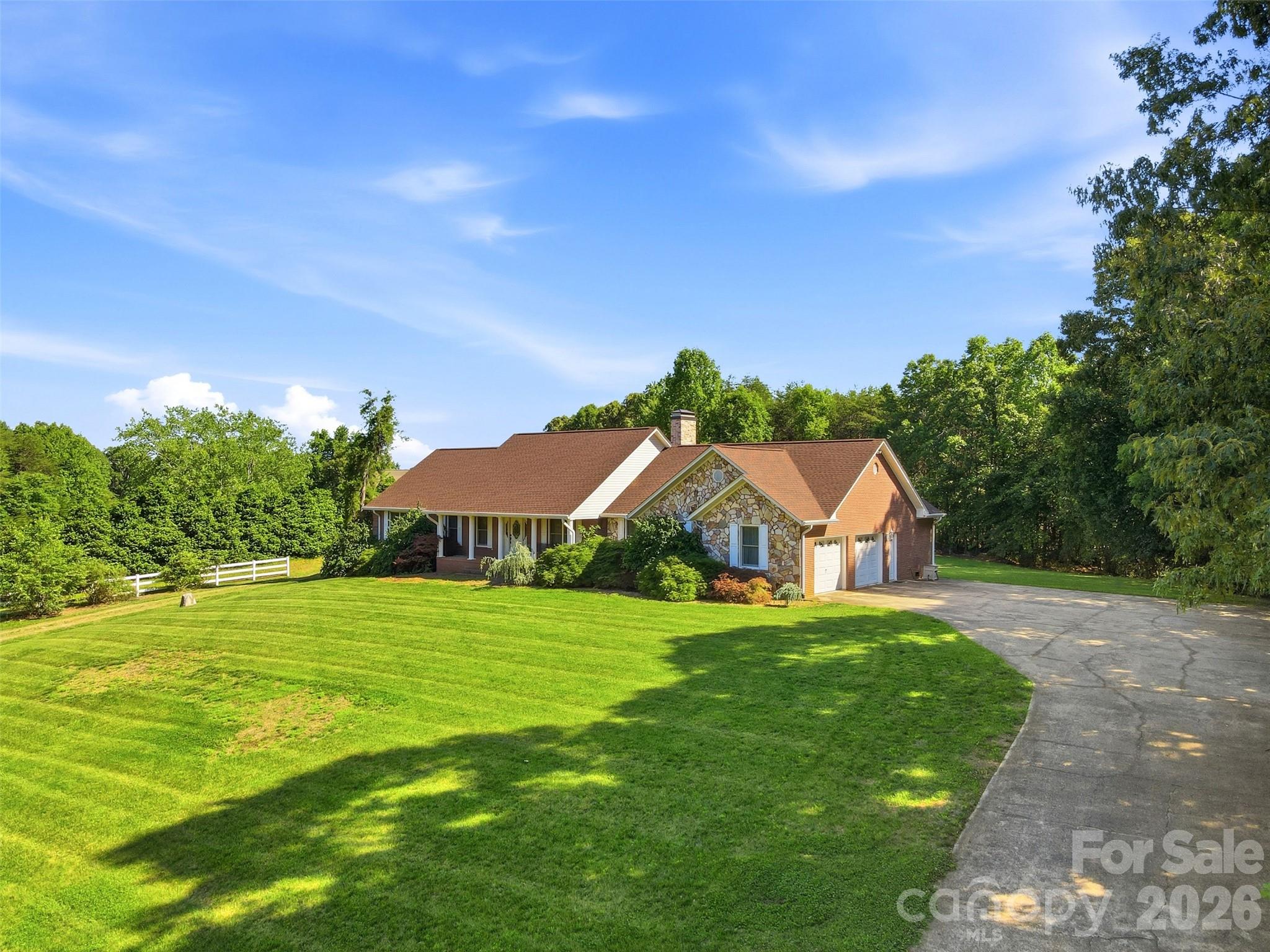 6181 Willowbottom Road — Hickory