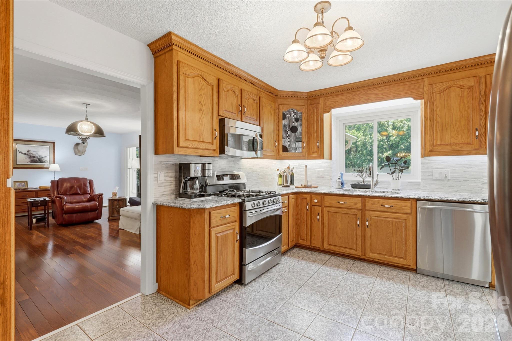 6181 Willowbottom Road — Hickory