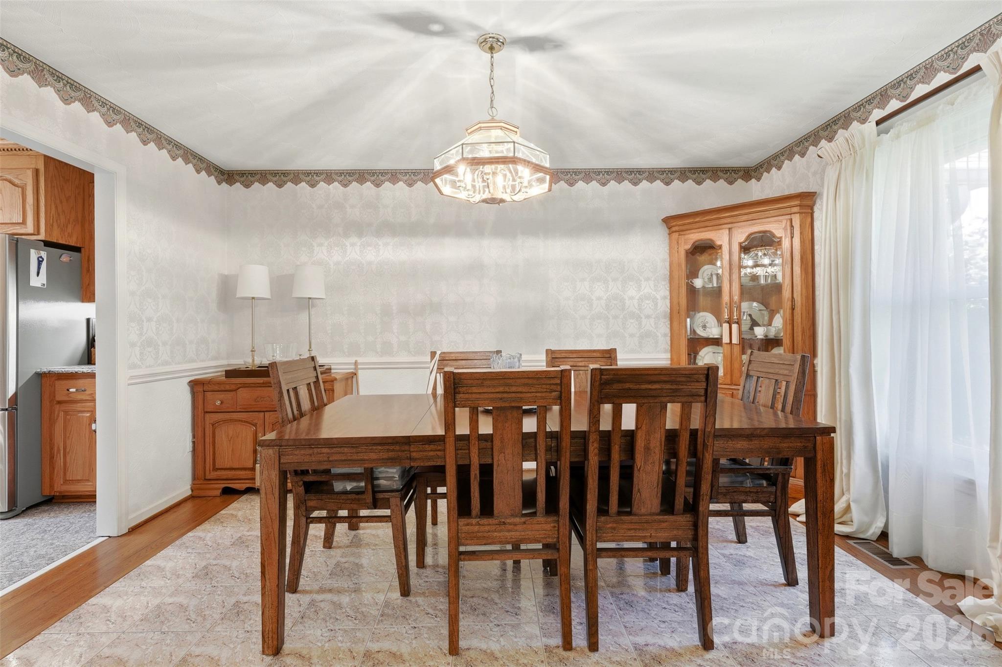 6181 Willowbottom Road — Hickory