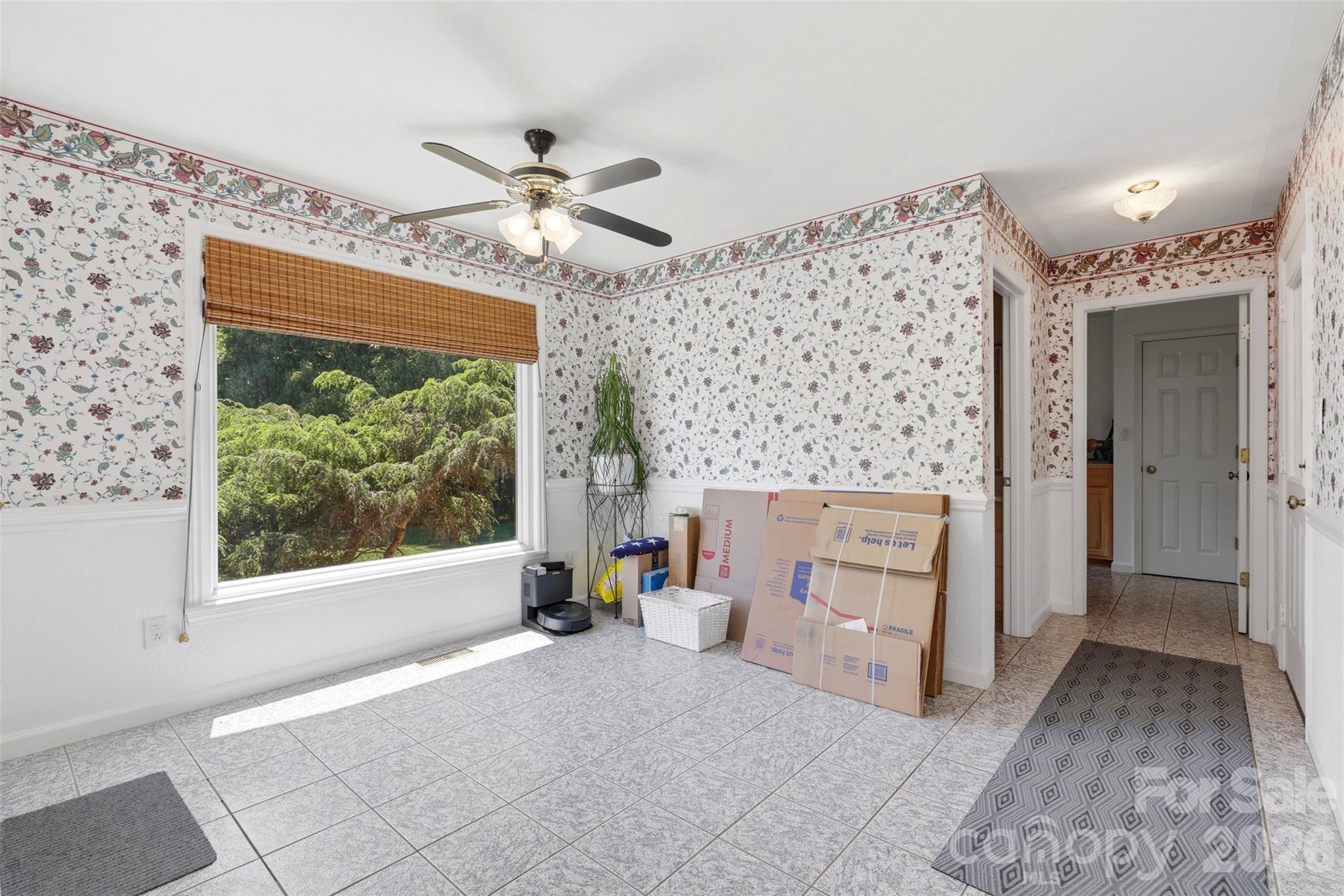 6181 Willowbottom Road — Hickory