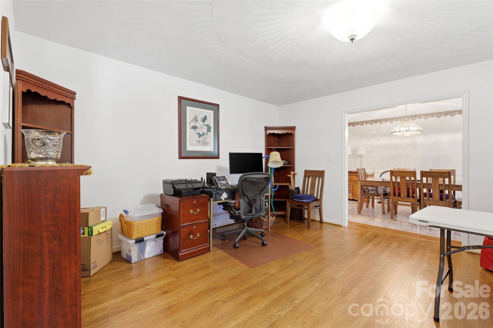 6181 Willowbottom Road — Hickory