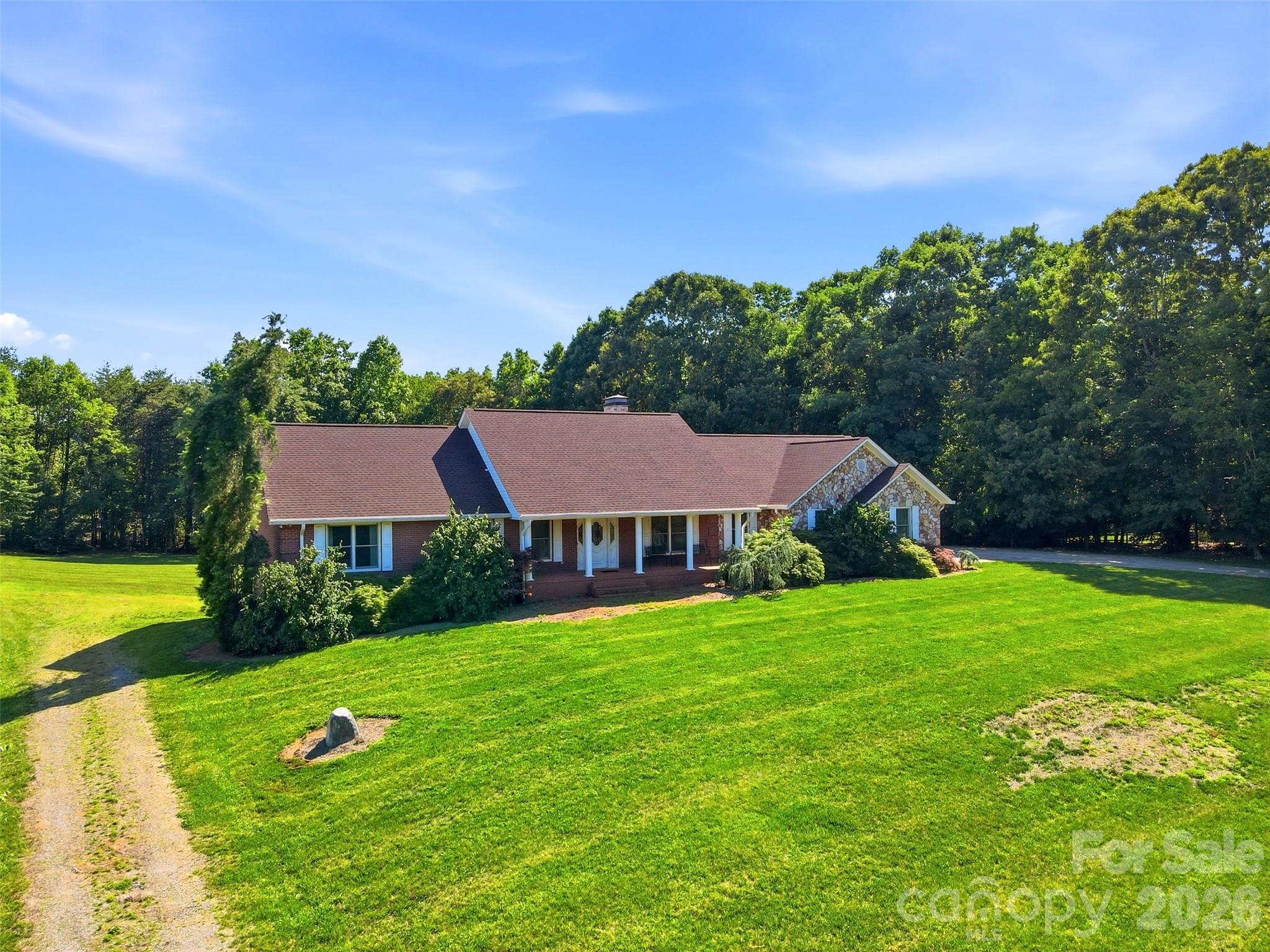 6181 Willowbottom Road — Hickory