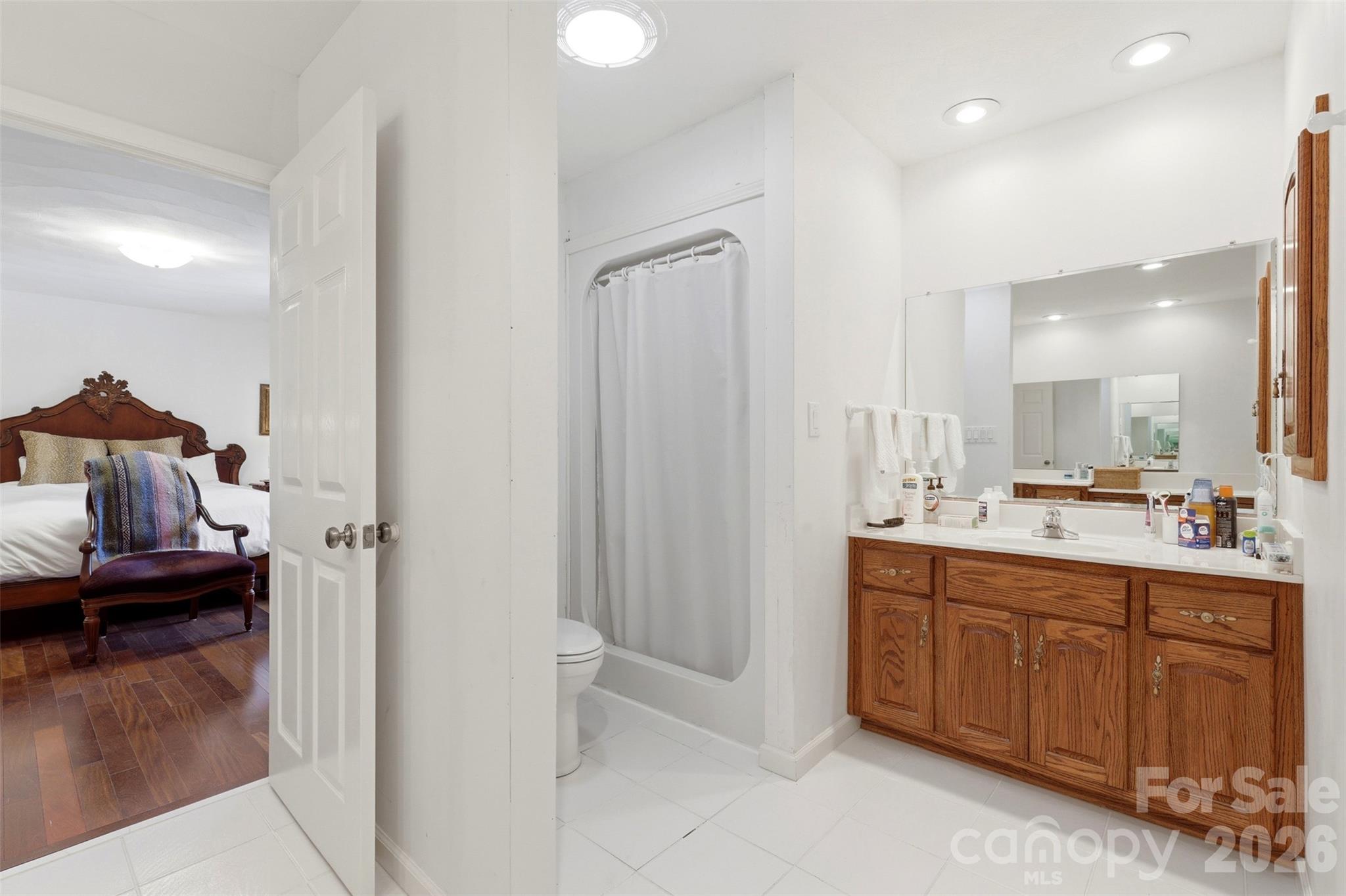 6181 Willowbottom Road — Hickory