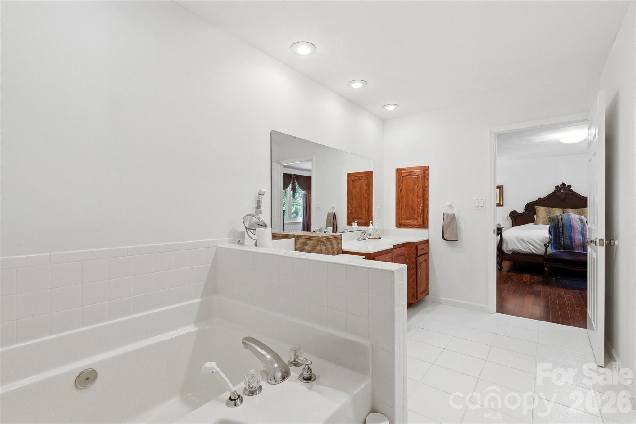 6181 Willowbottom Road — Hickory