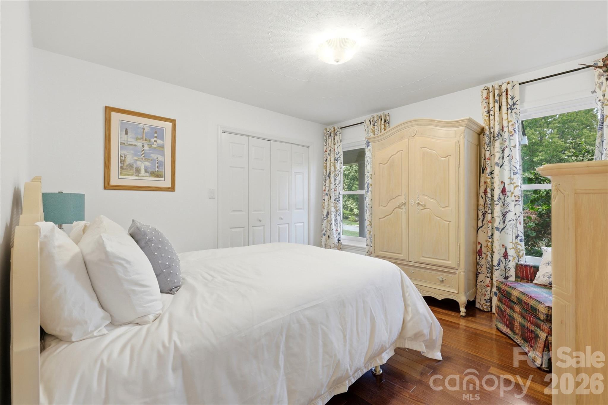 6181 Willowbottom Road — Hickory