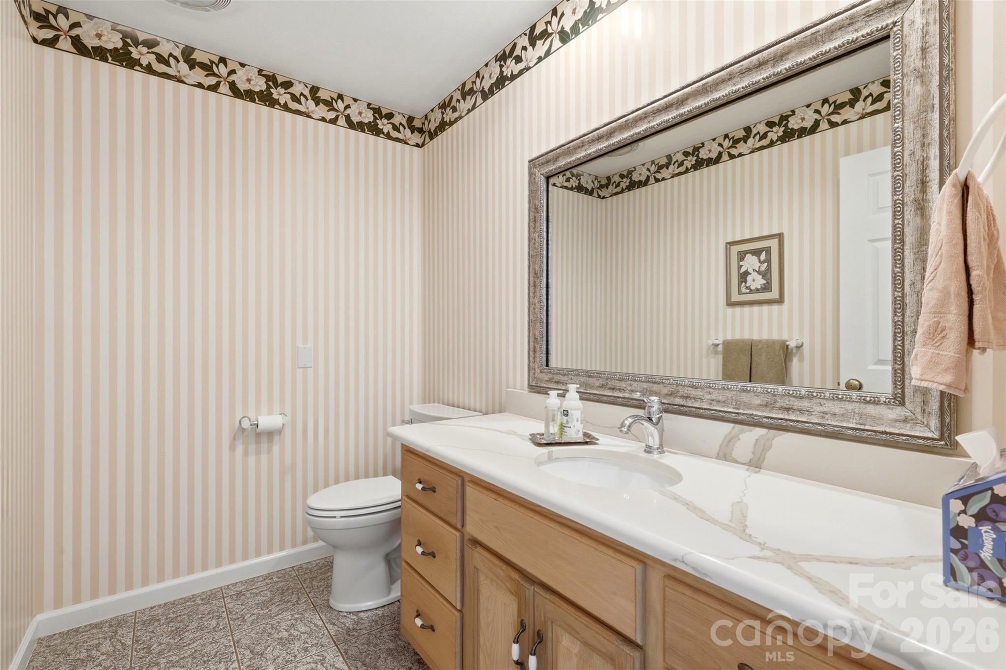 6181 Willowbottom Road — Hickory