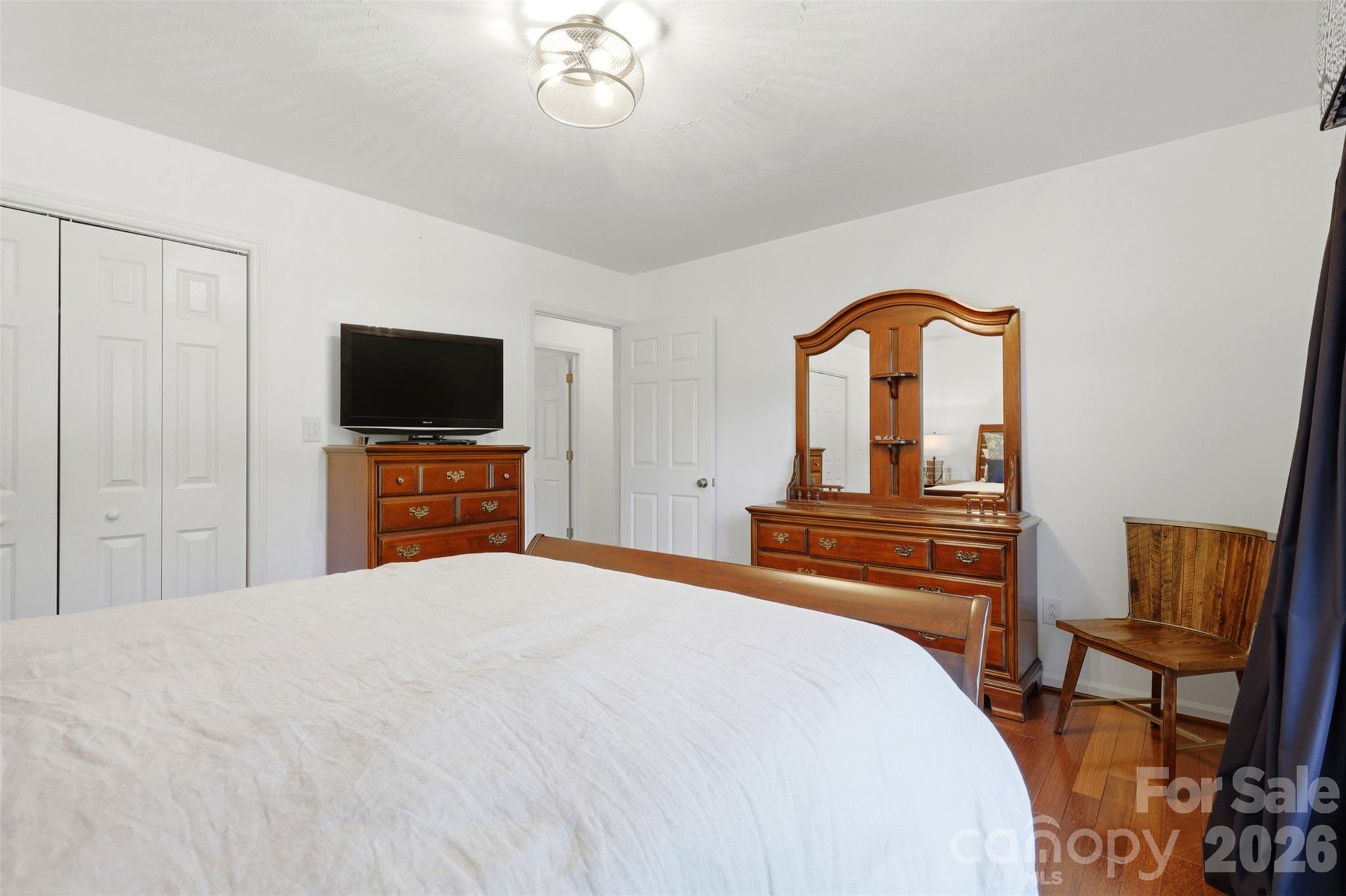 6181 Willowbottom Road — Hickory