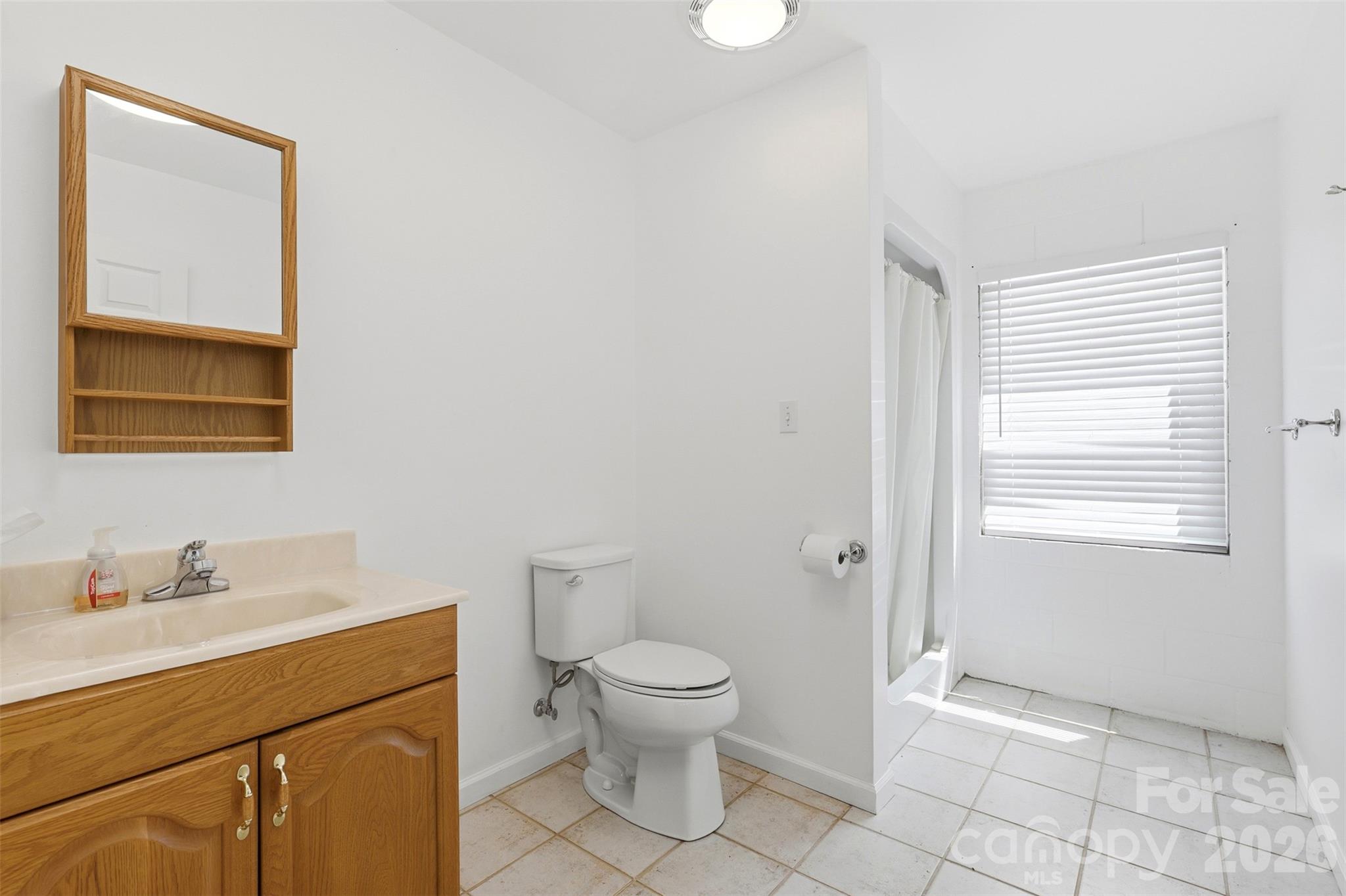 6181 Willowbottom Road — Hickory