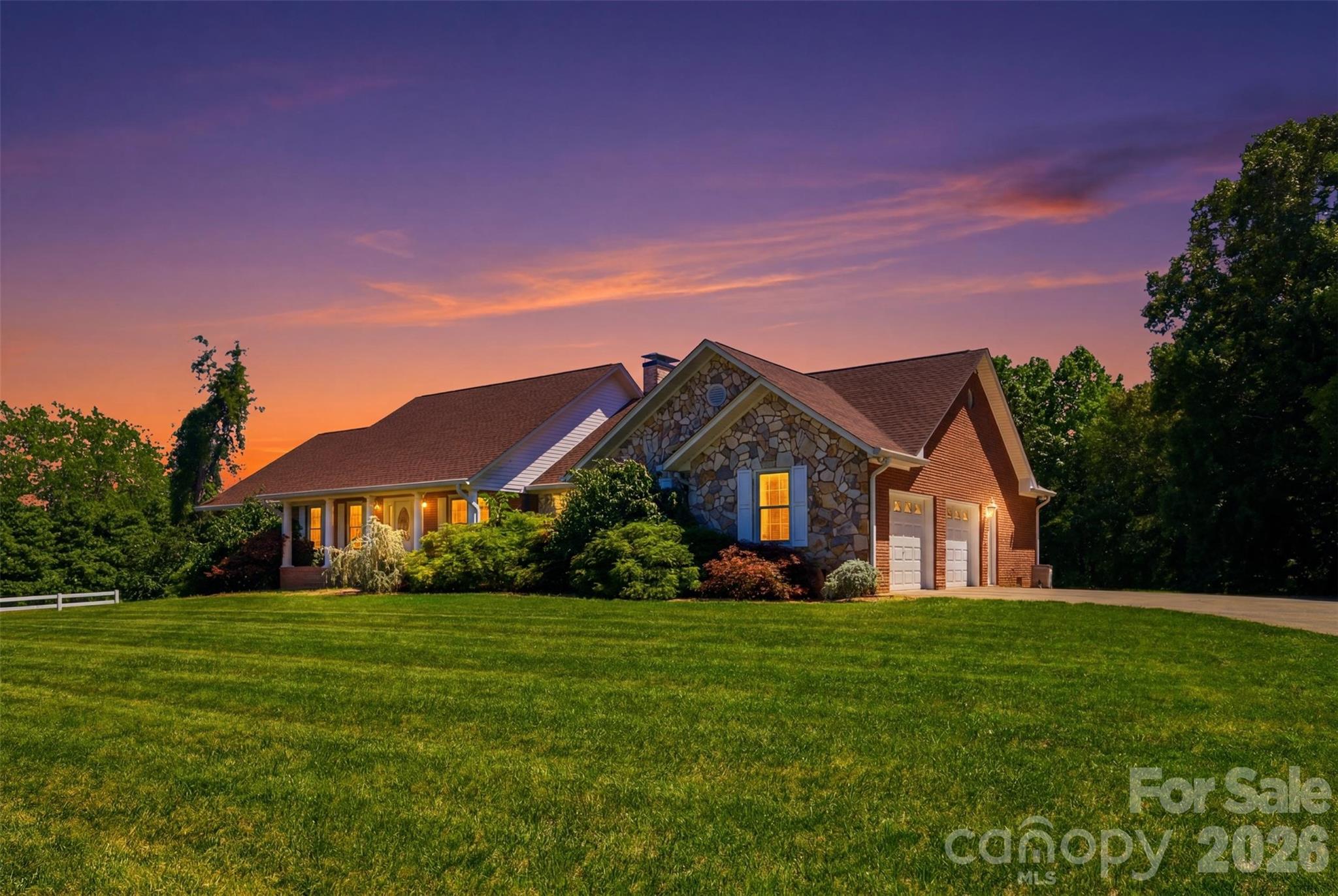 6181 Willowbottom Road — Hickory