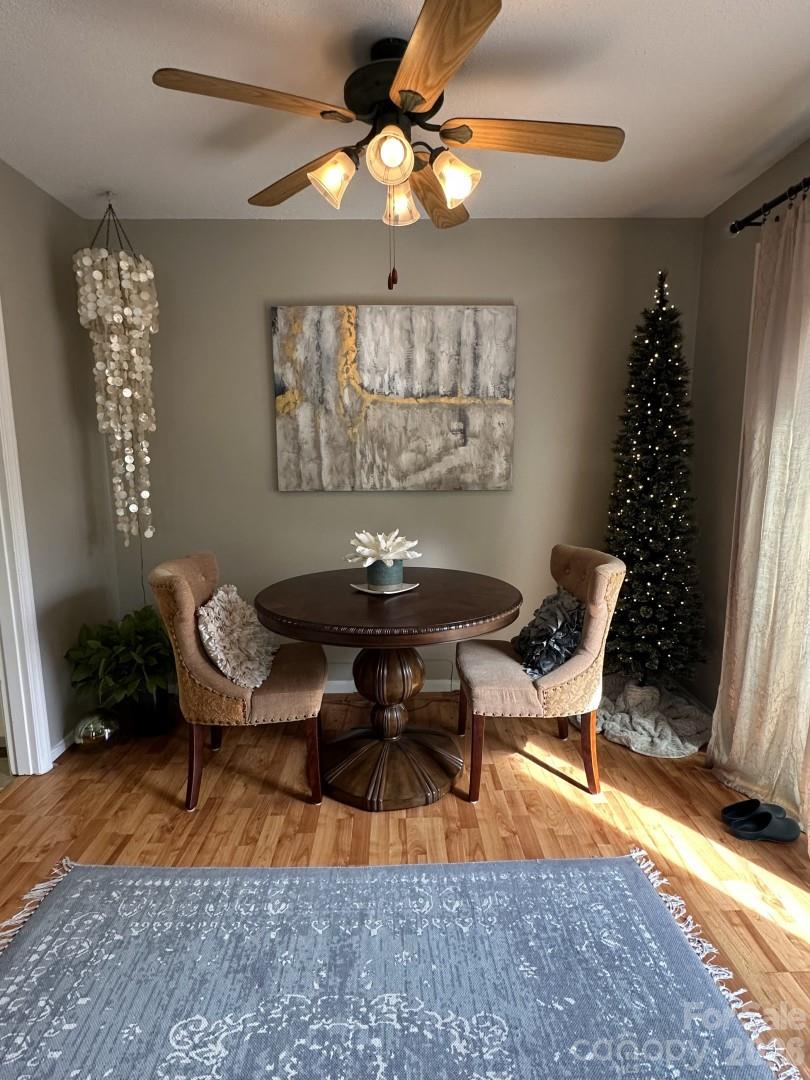 99 Willow Way — Hendersonville