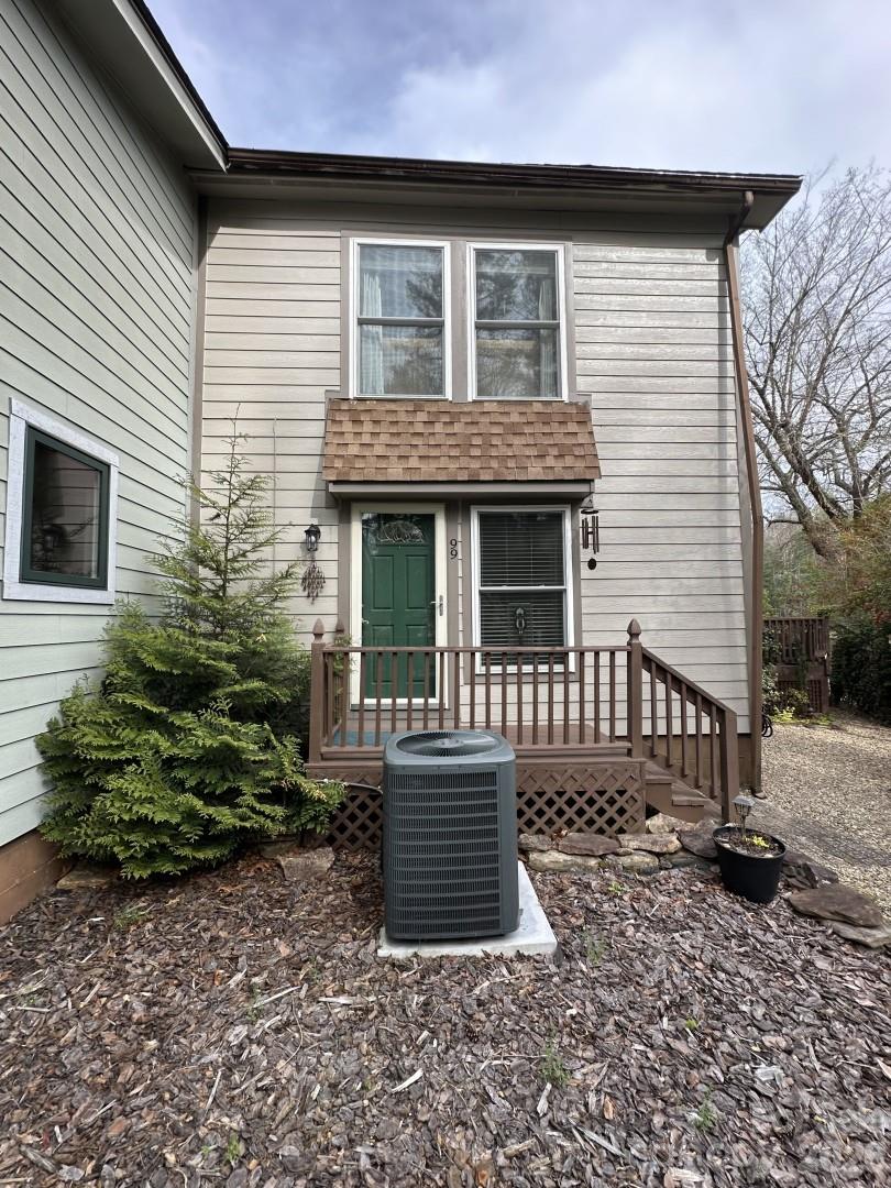 99 Willow Way — Hendersonville