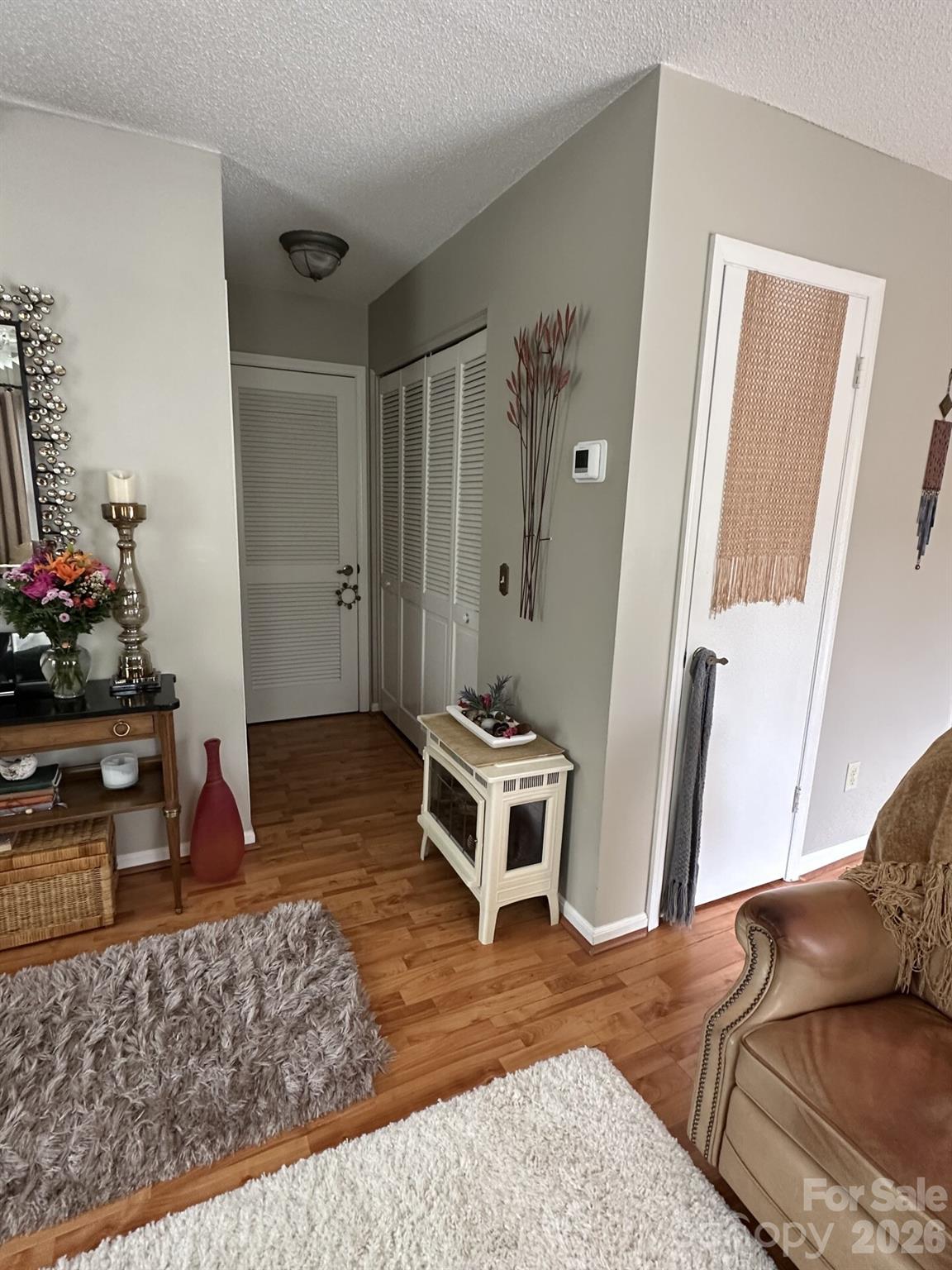 99 Willow Way — Hendersonville