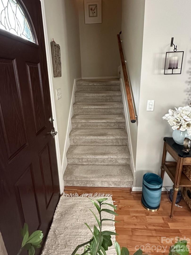 99 Willow Way — Hendersonville