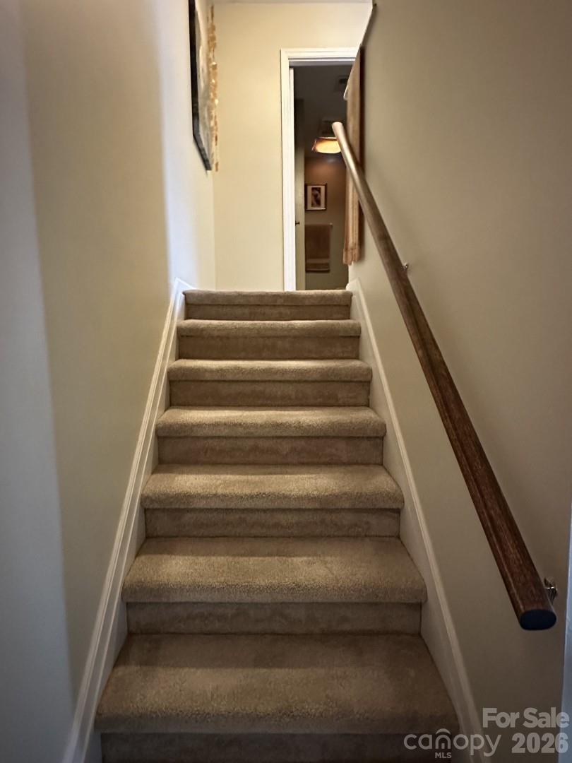 99 Willow Way — Hendersonville