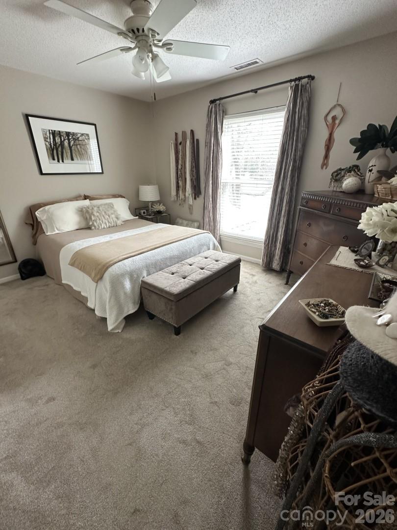 99 Willow Way — Hendersonville