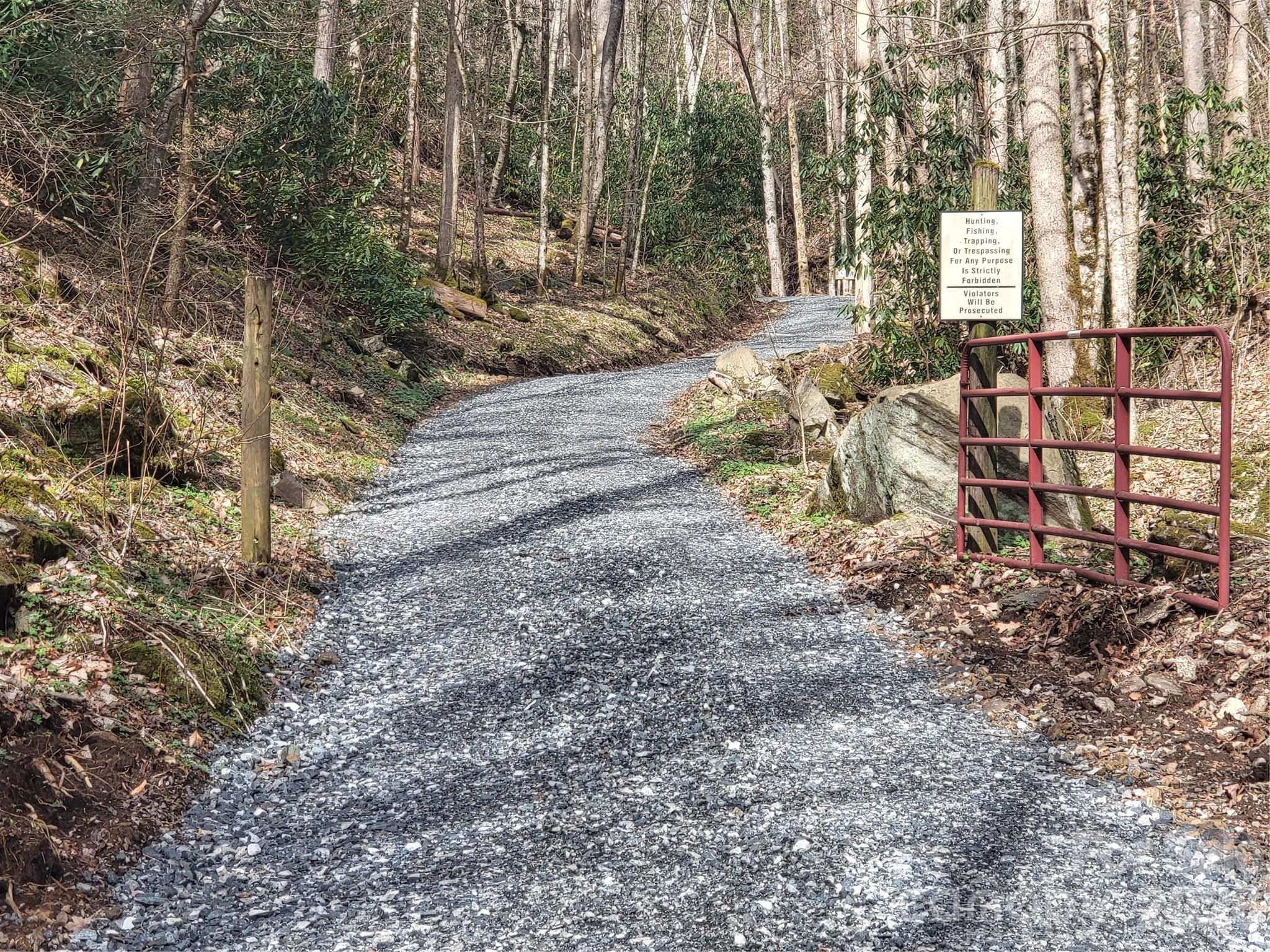 682 Rock House Road — Hot Springs