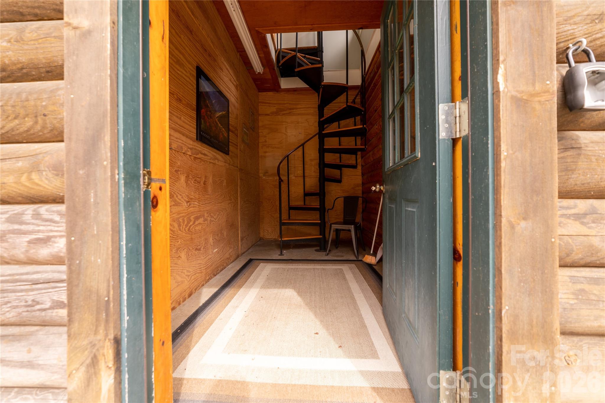 682 Rock House Road — Hot Springs
