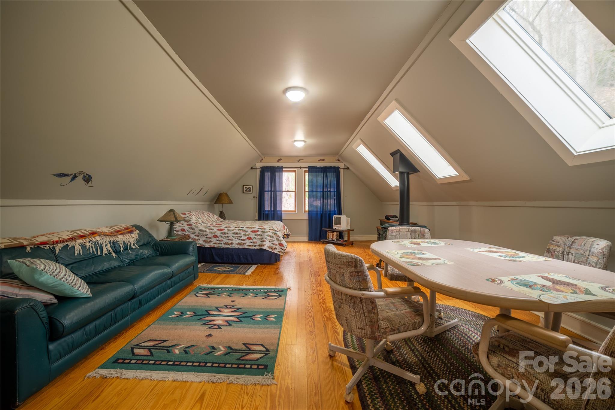 682 Rock House Road — Hot Springs