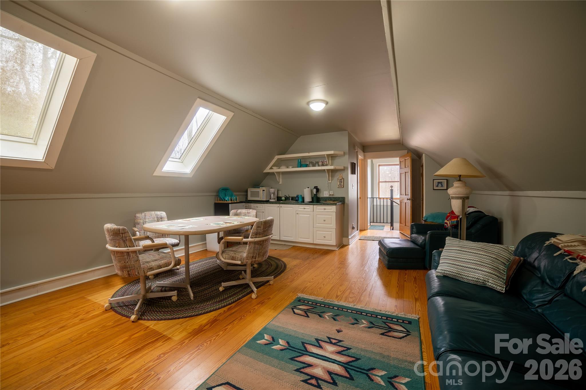 682 Rock House Road — Hot Springs