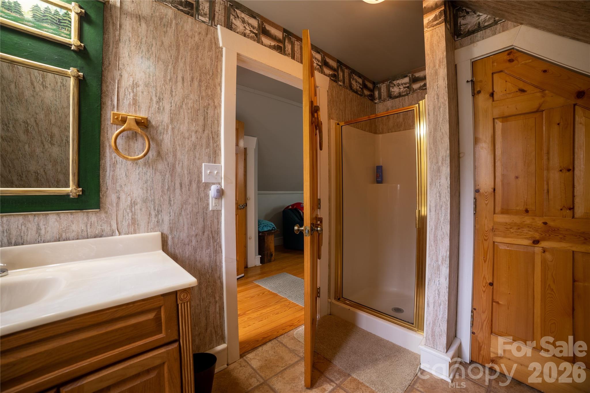 682 Rock House Road — Hot Springs