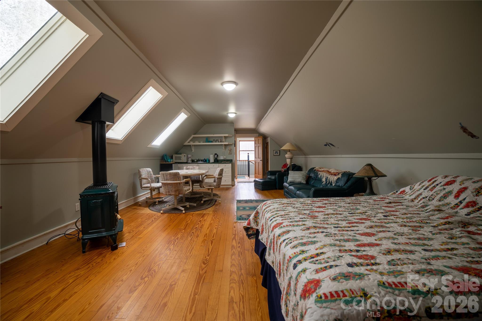 682 Rock House Road — Hot Springs