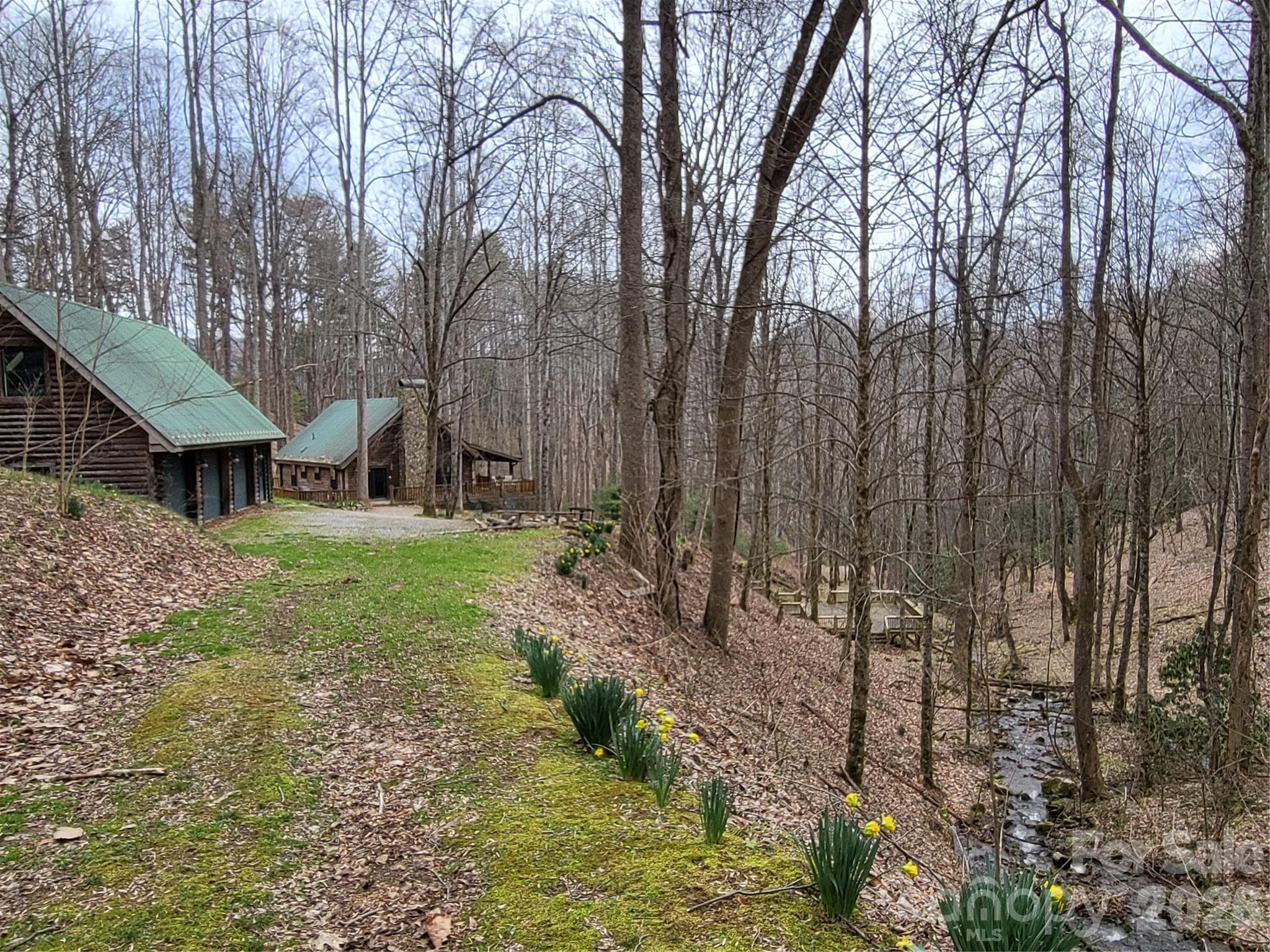 682 Rock House Road — Hot Springs