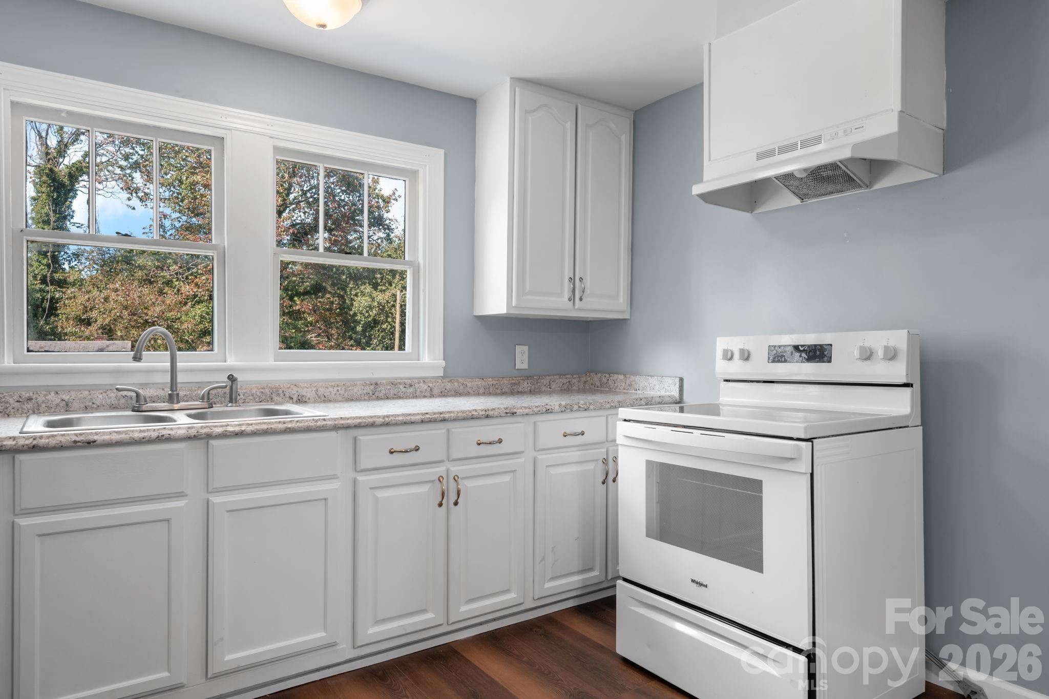 728 21st Street SW — Hickory