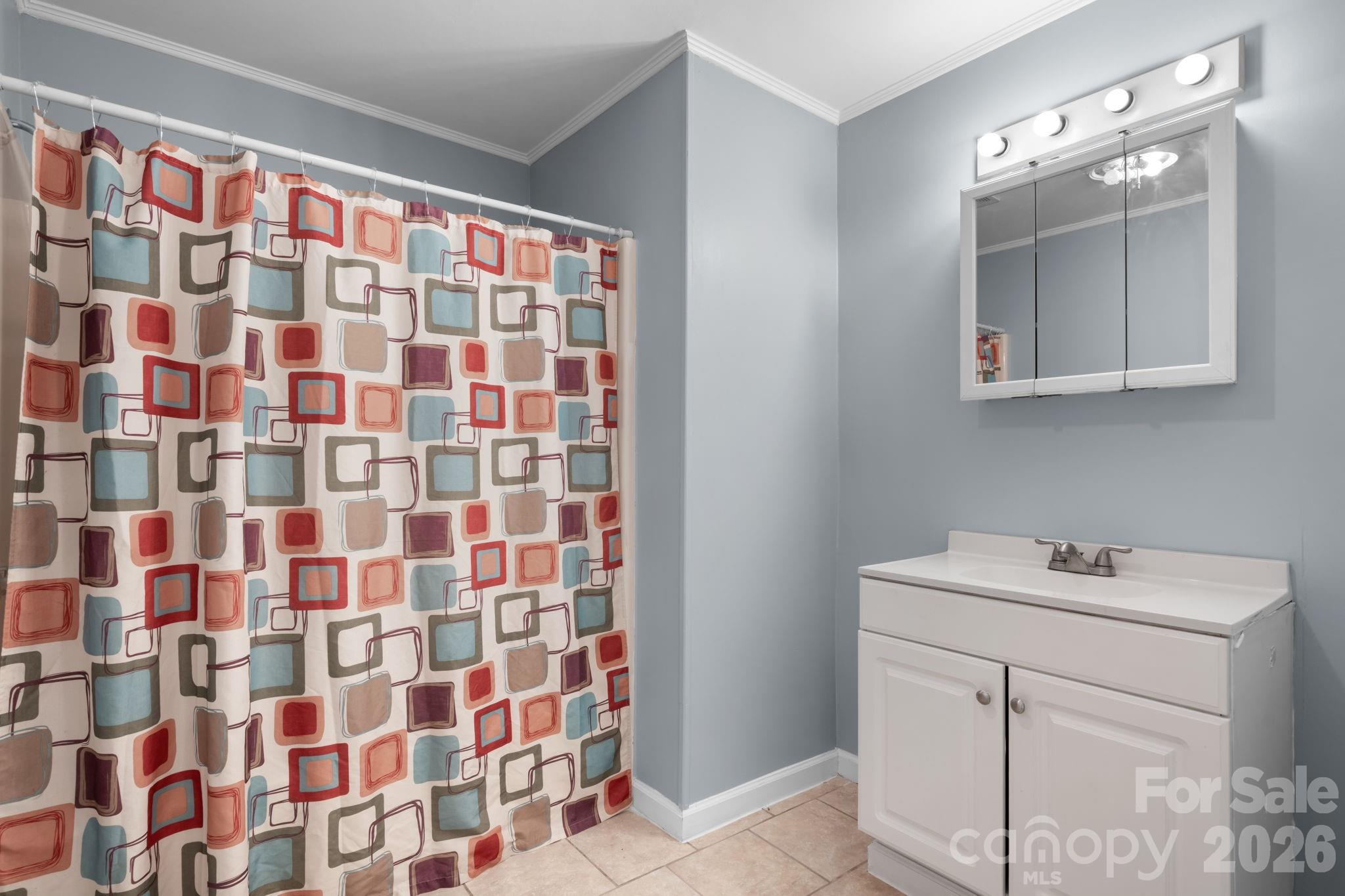 728 21st Street SW — Hickory