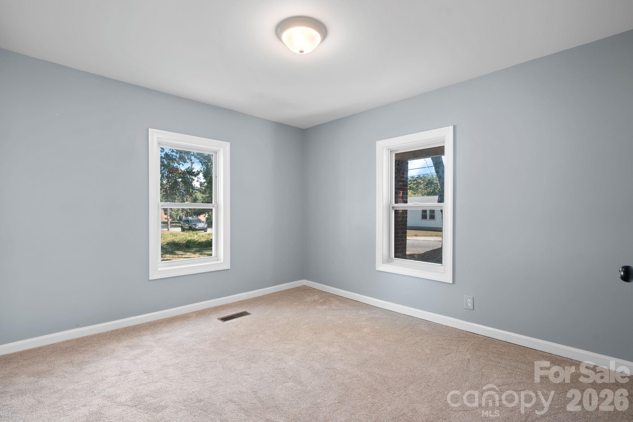 728 21st Street SW — Hickory