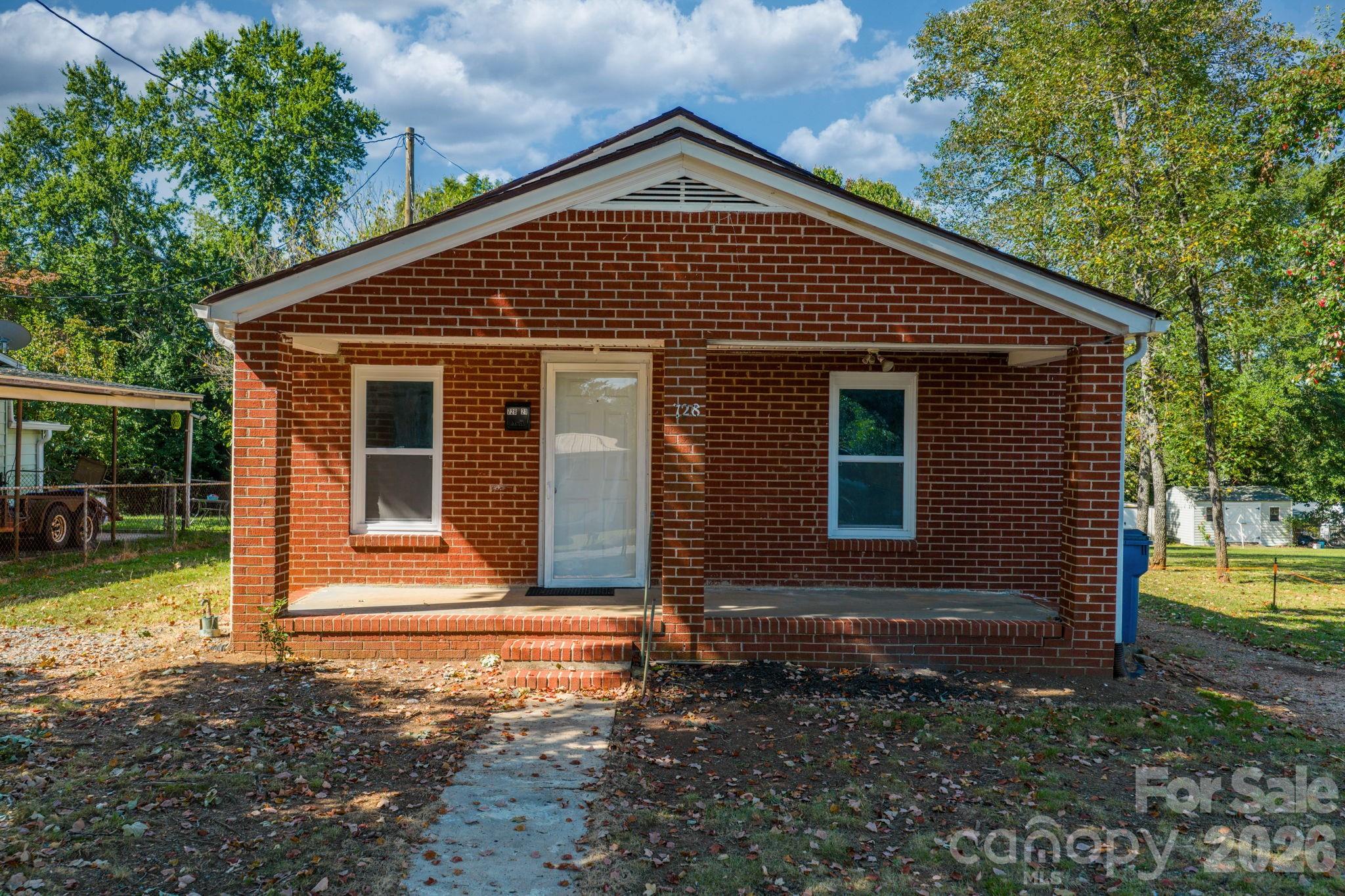 728 21st Street SW — Hickory